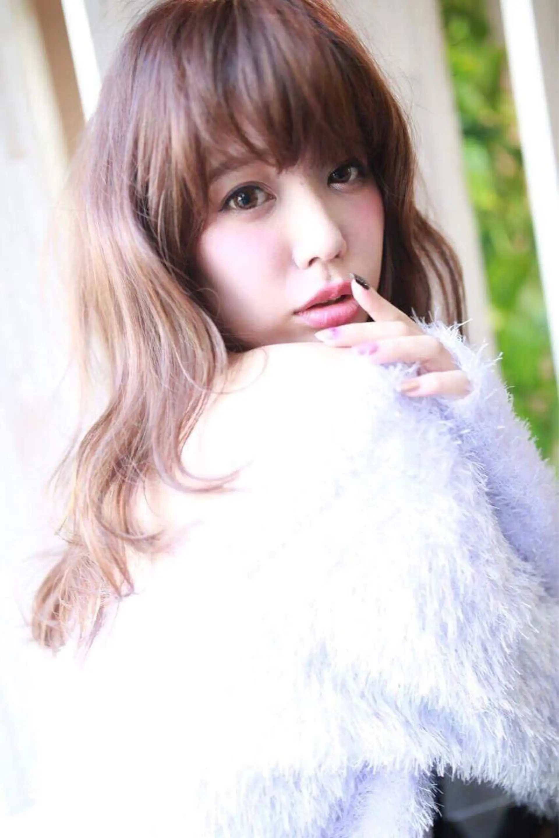 セミロング カラー レイヤーカット ✖️リーアキト LEEAKITO✖️のヘアスタイル