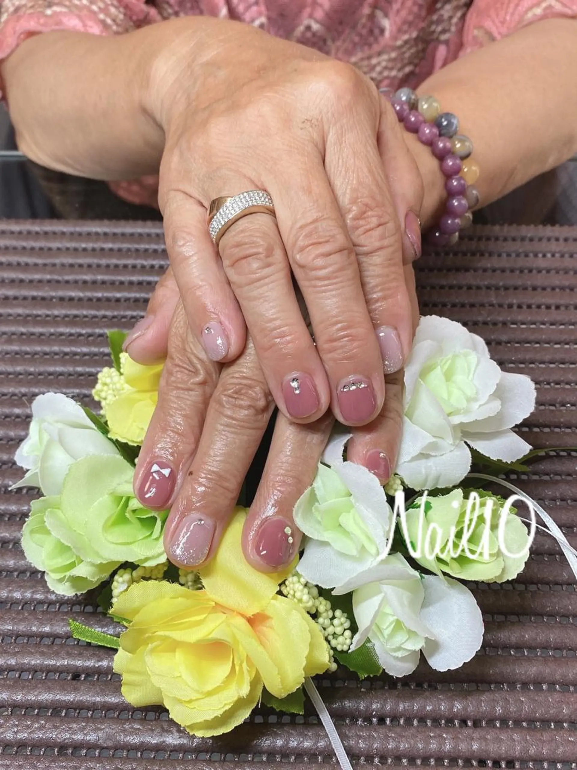 ネイル ラメ(グリッター) ラメグラデーション ストーンネイル Nail10 Kakoのネイルデザイン