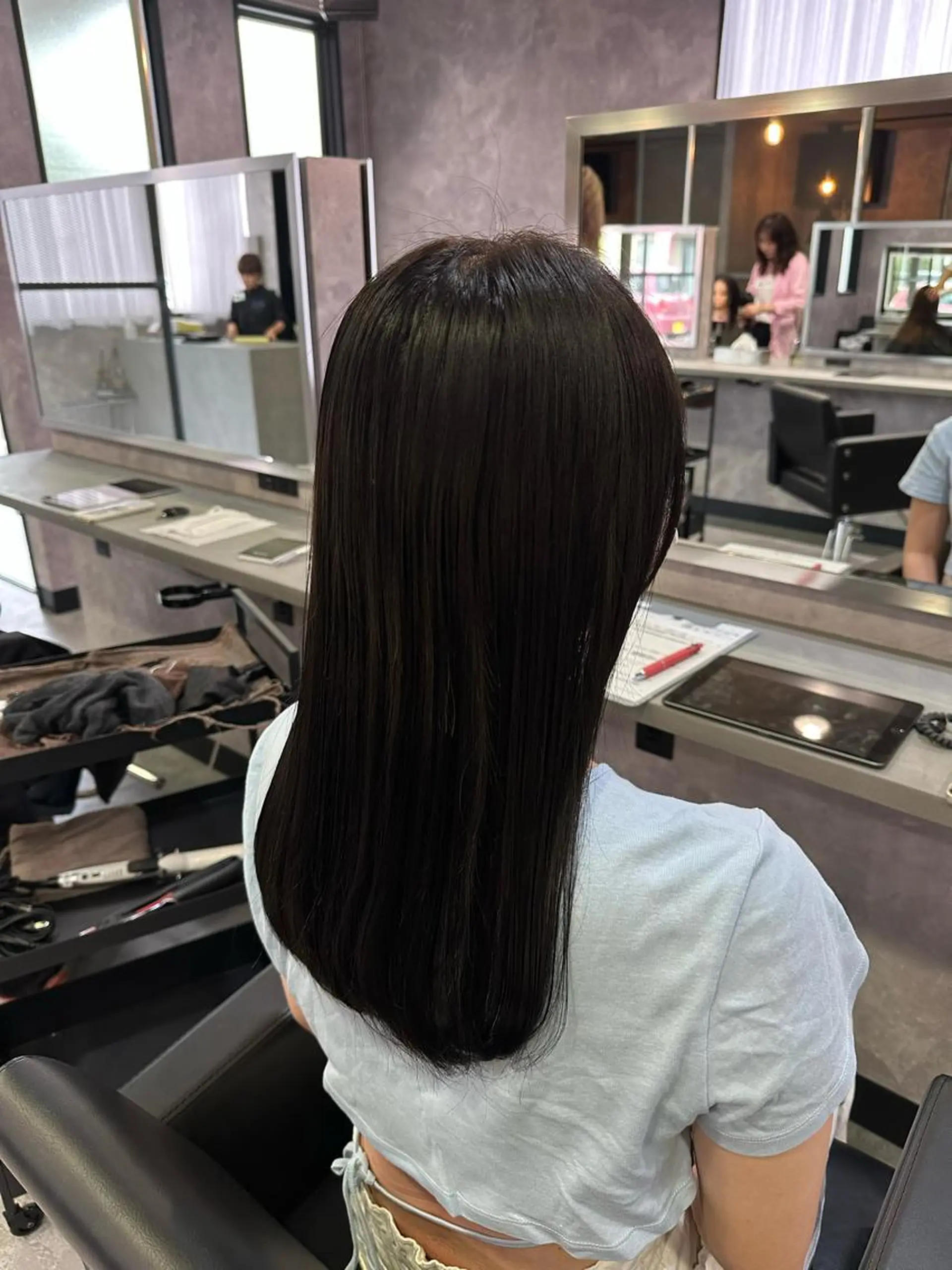 ロング 手塚 菜々美のヘアスタイル