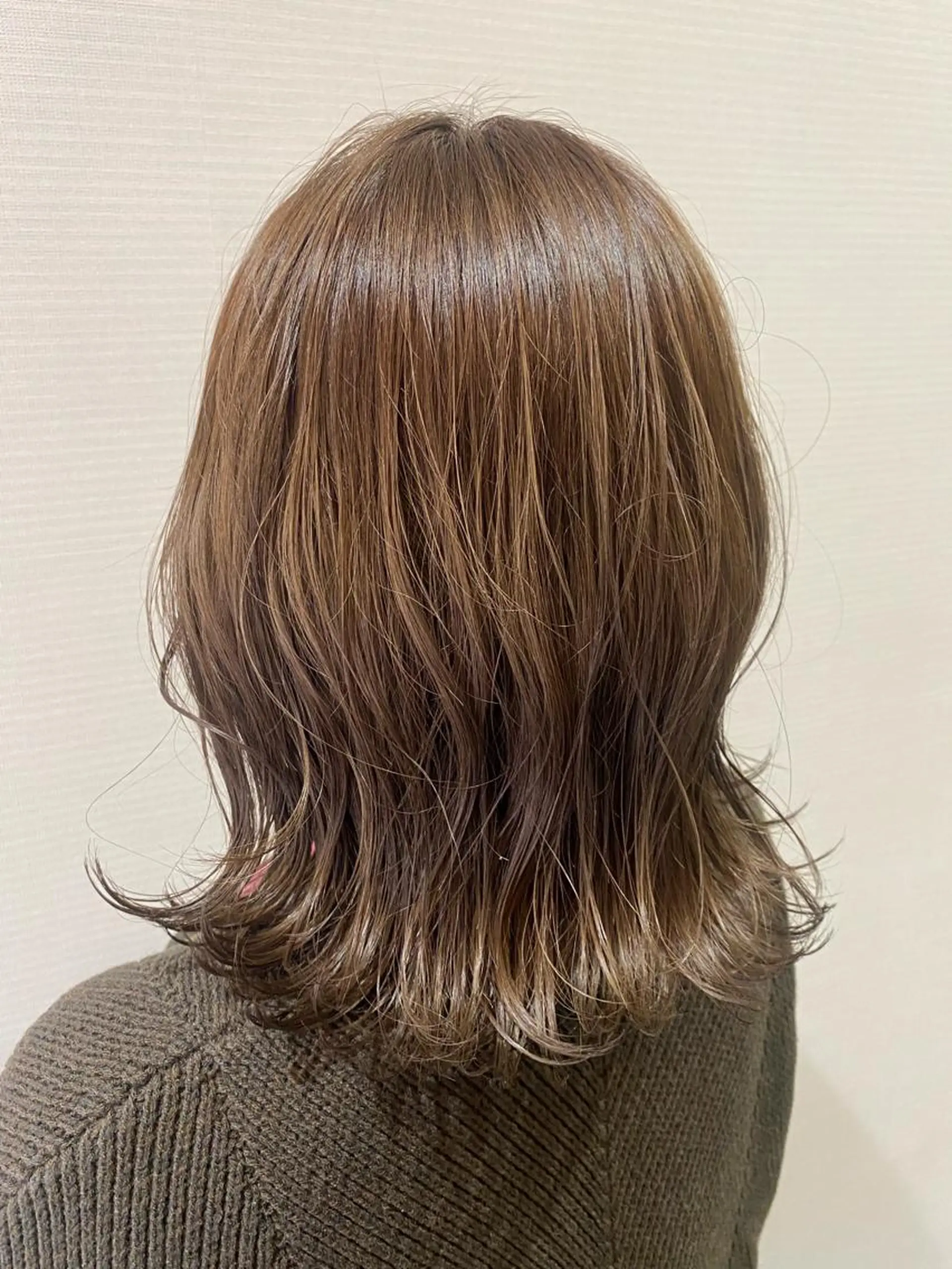 ミディアム mina .のヘアスタイル