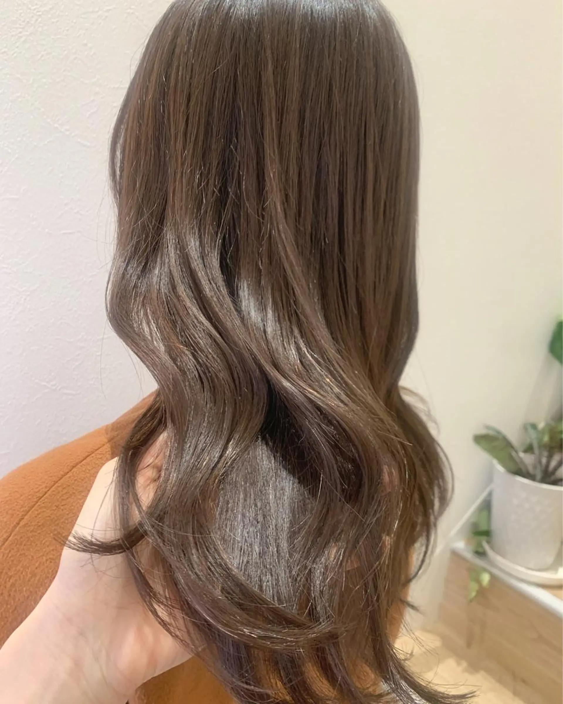ロング カラー ベージュカラー 透明感カラー シルバー シルバーベージュ カット ヘアカラー トリートメント hub hair レイヤー/透明感のヘアスタイル