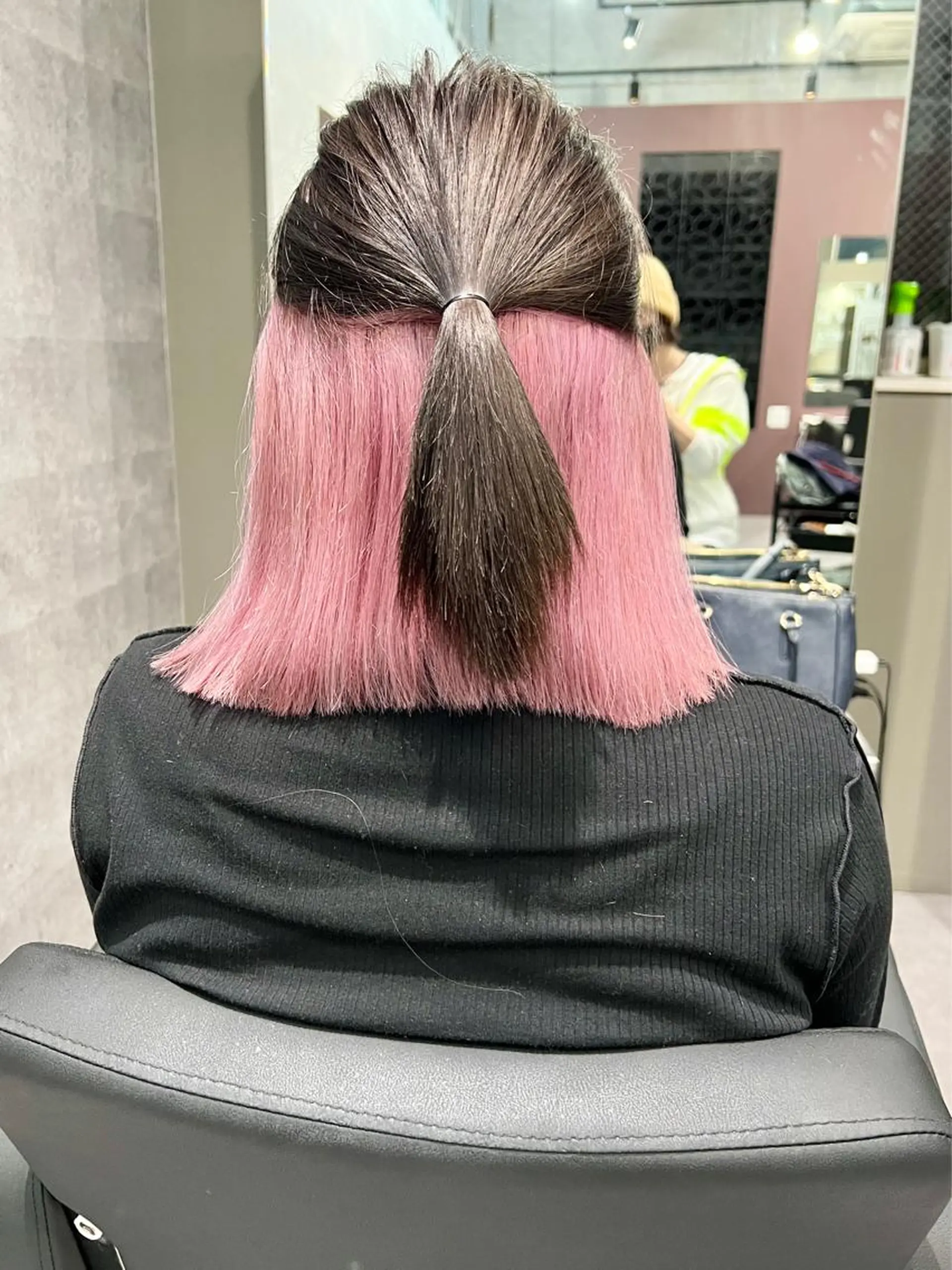 ミディアム カラー ピンクカラー Via officialのヘアスタイル