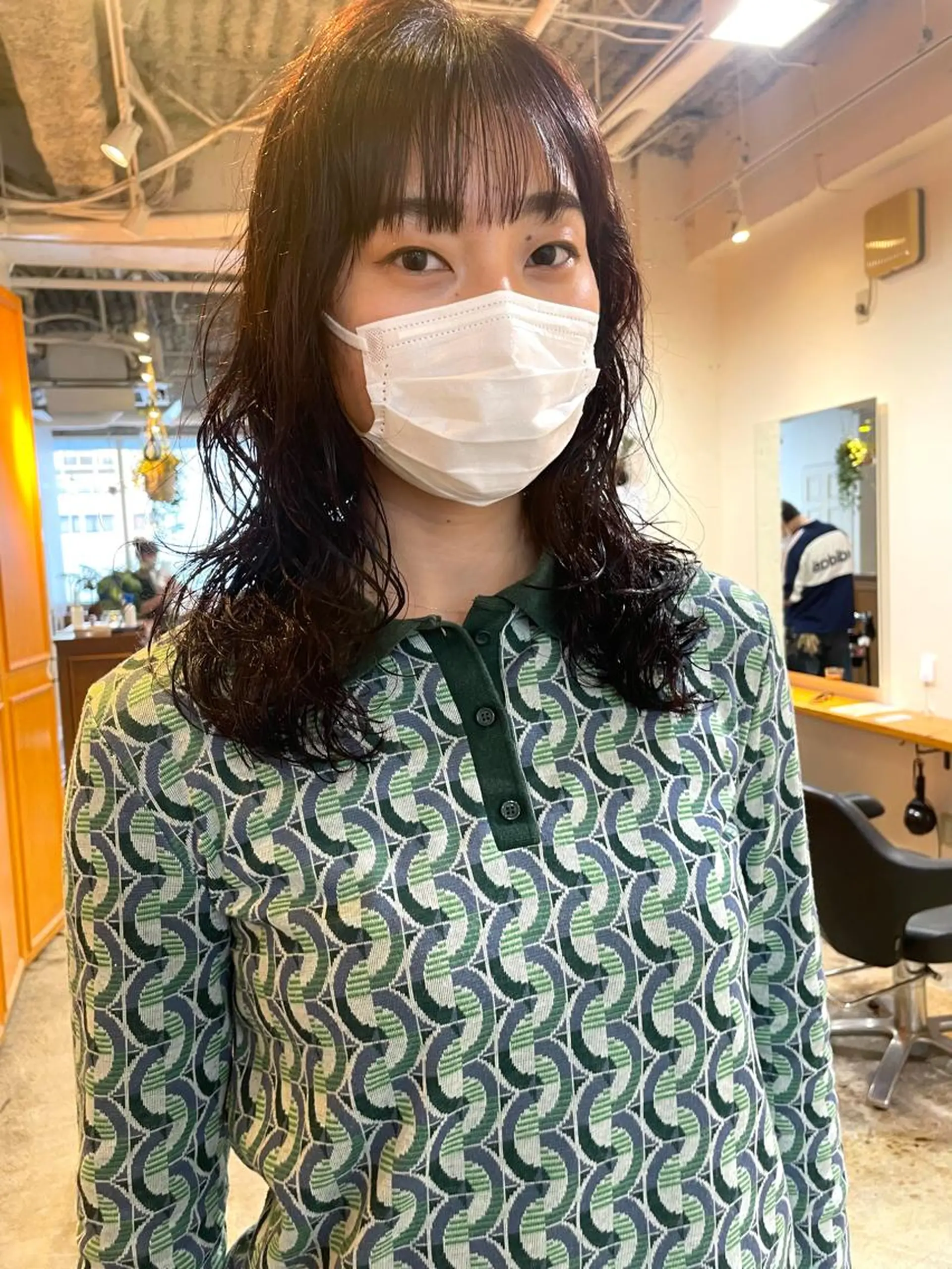 ミディアム カラー パーマ ミディアムパーマ カット ヘアカラー パーマ トリートメント レイヤー／似合わせ TAKUYAのヘアスタイル