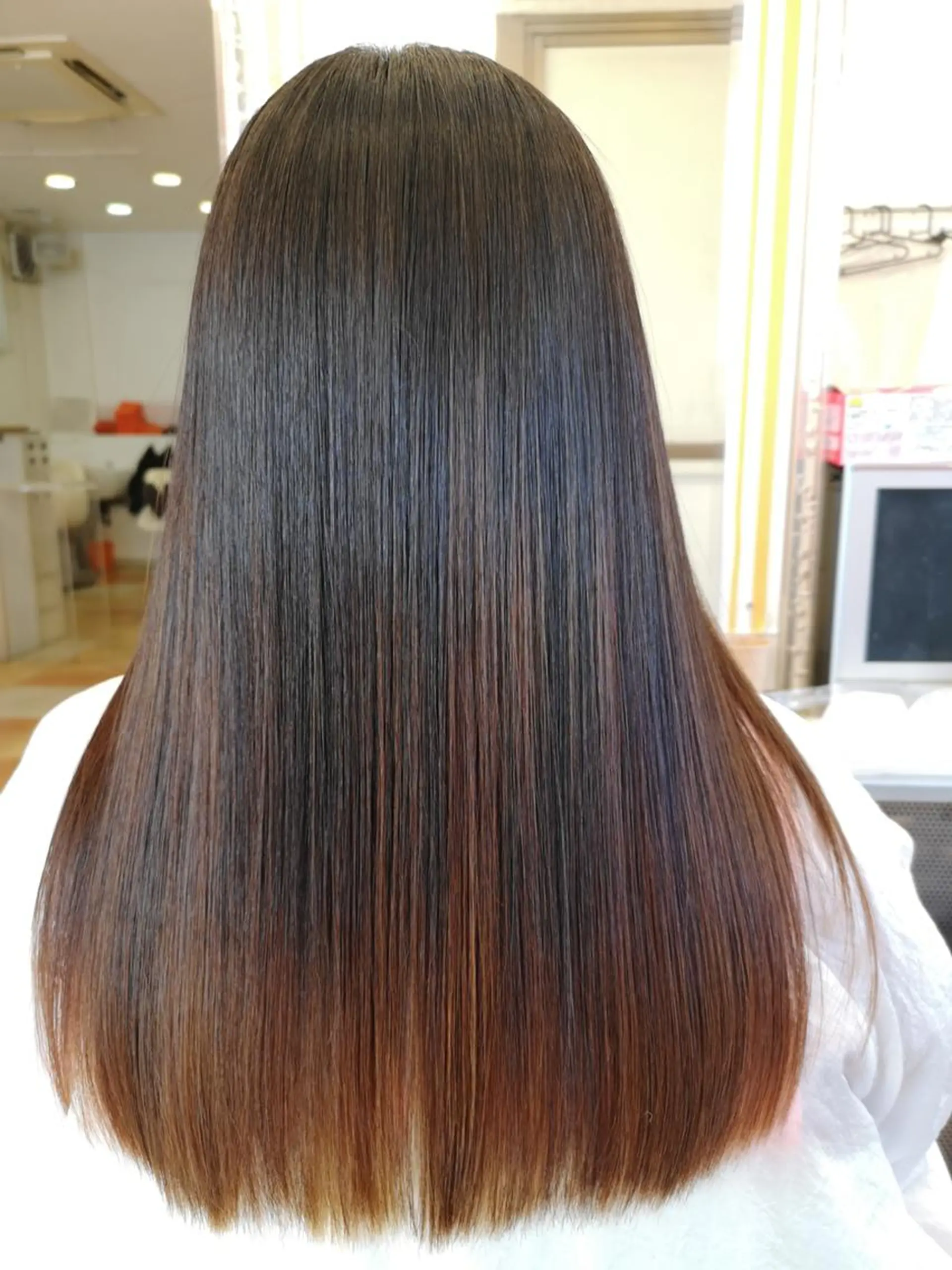 セミロング 髪質改善 イプス ビューティーのヘアスタイル