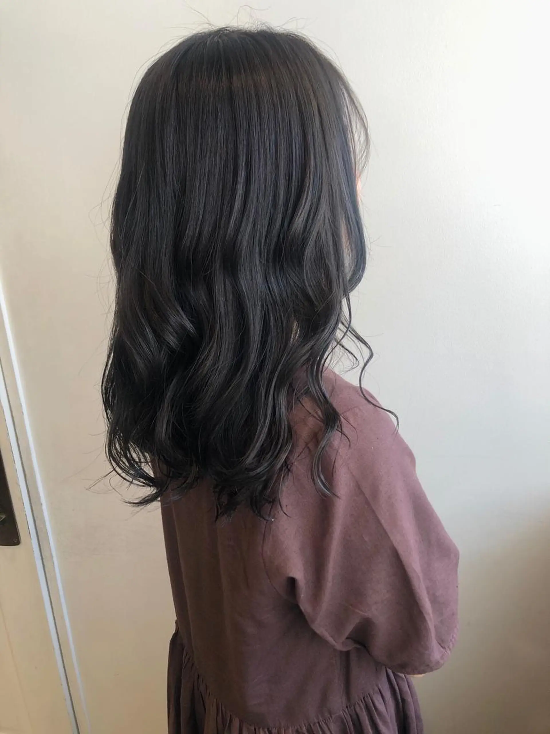 ミディアム カラー カット ヘアカラー トリートメント MIOベージュカラー 柔らかいカラーのヘアスタイル