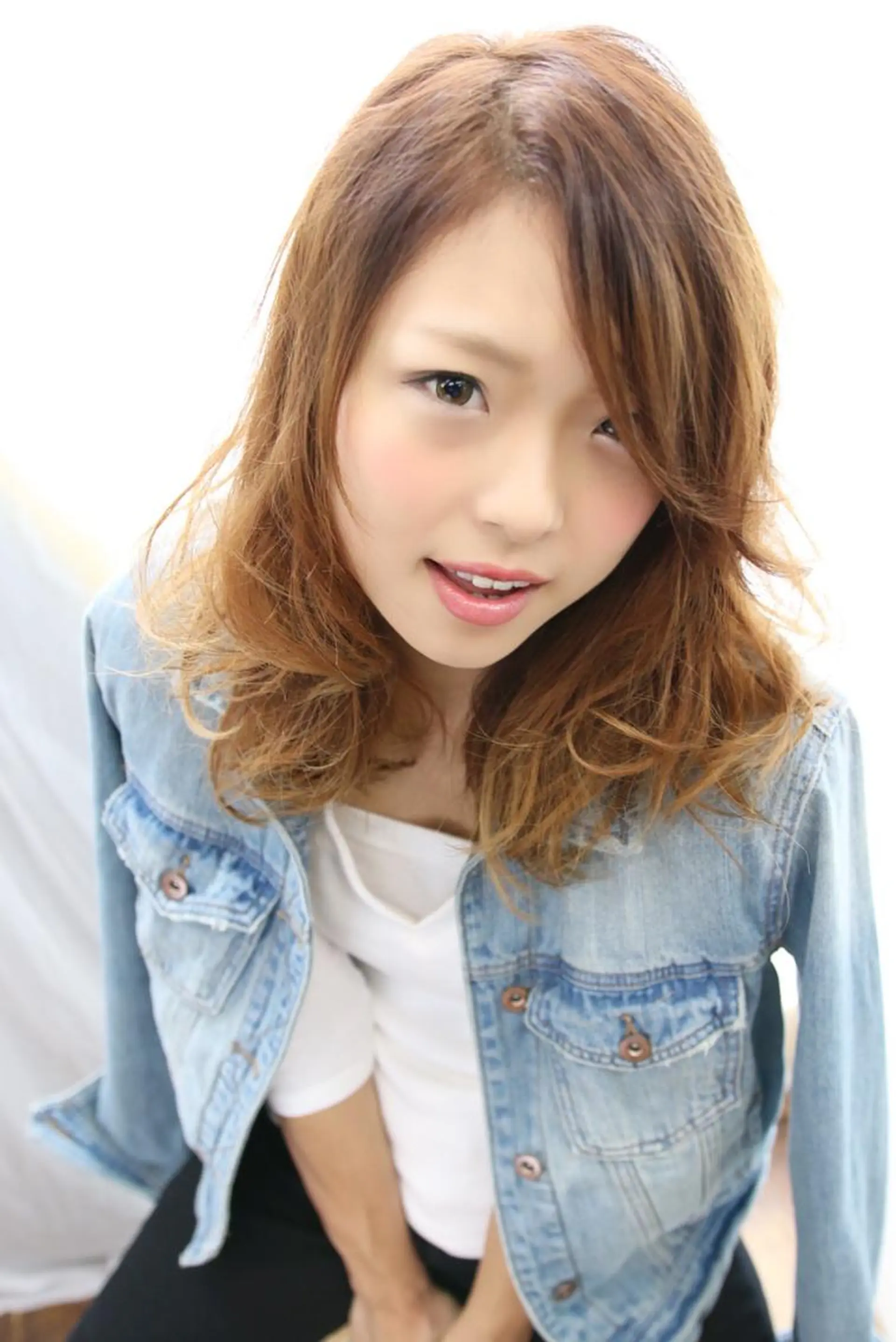 ミディアム カラー グラデーションカラー レイヤーカット Hair  Design Lima所属・中村 海のヘアスタイル