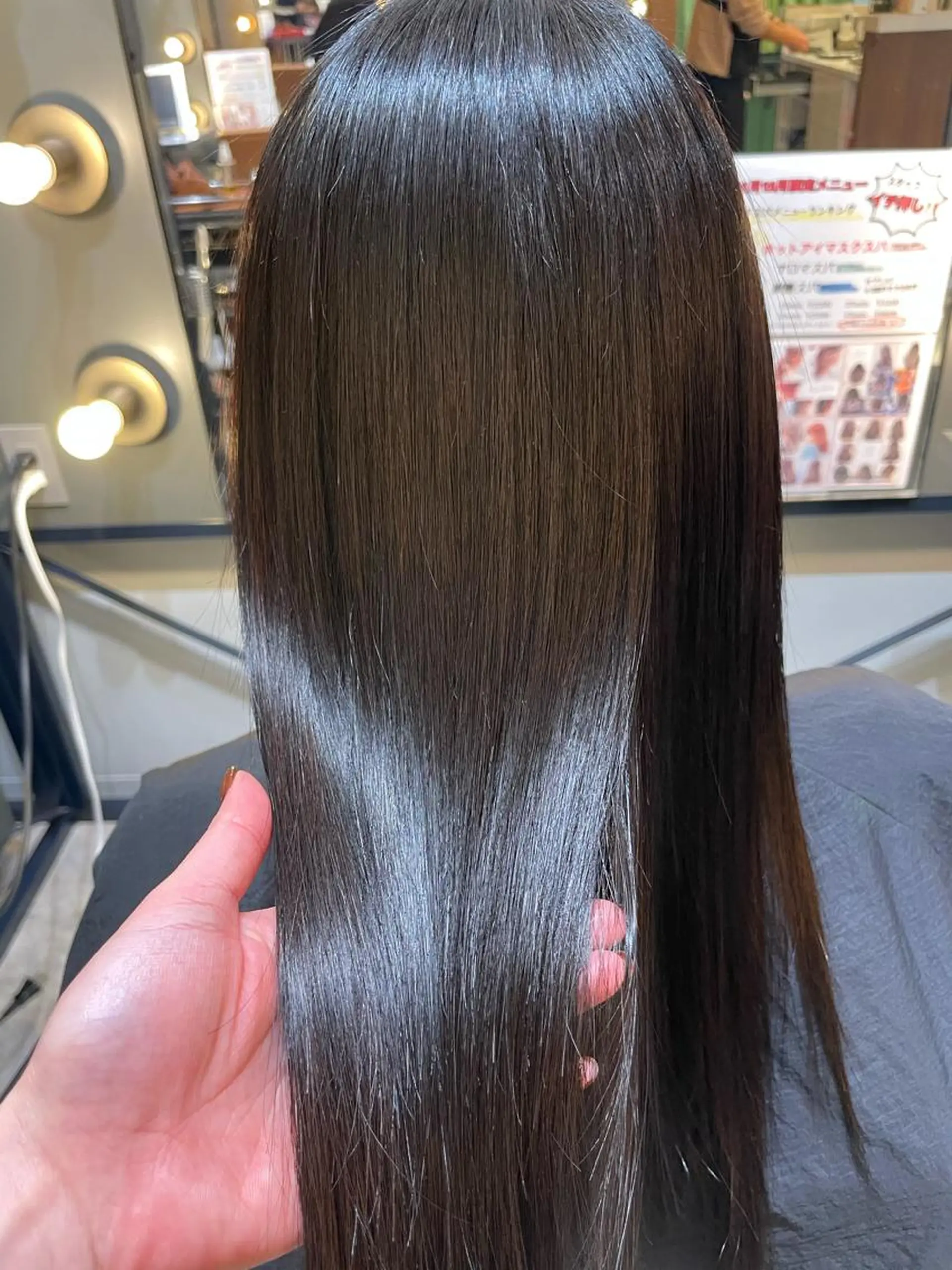 セミロング 横山 菜摘のヘアスタイル