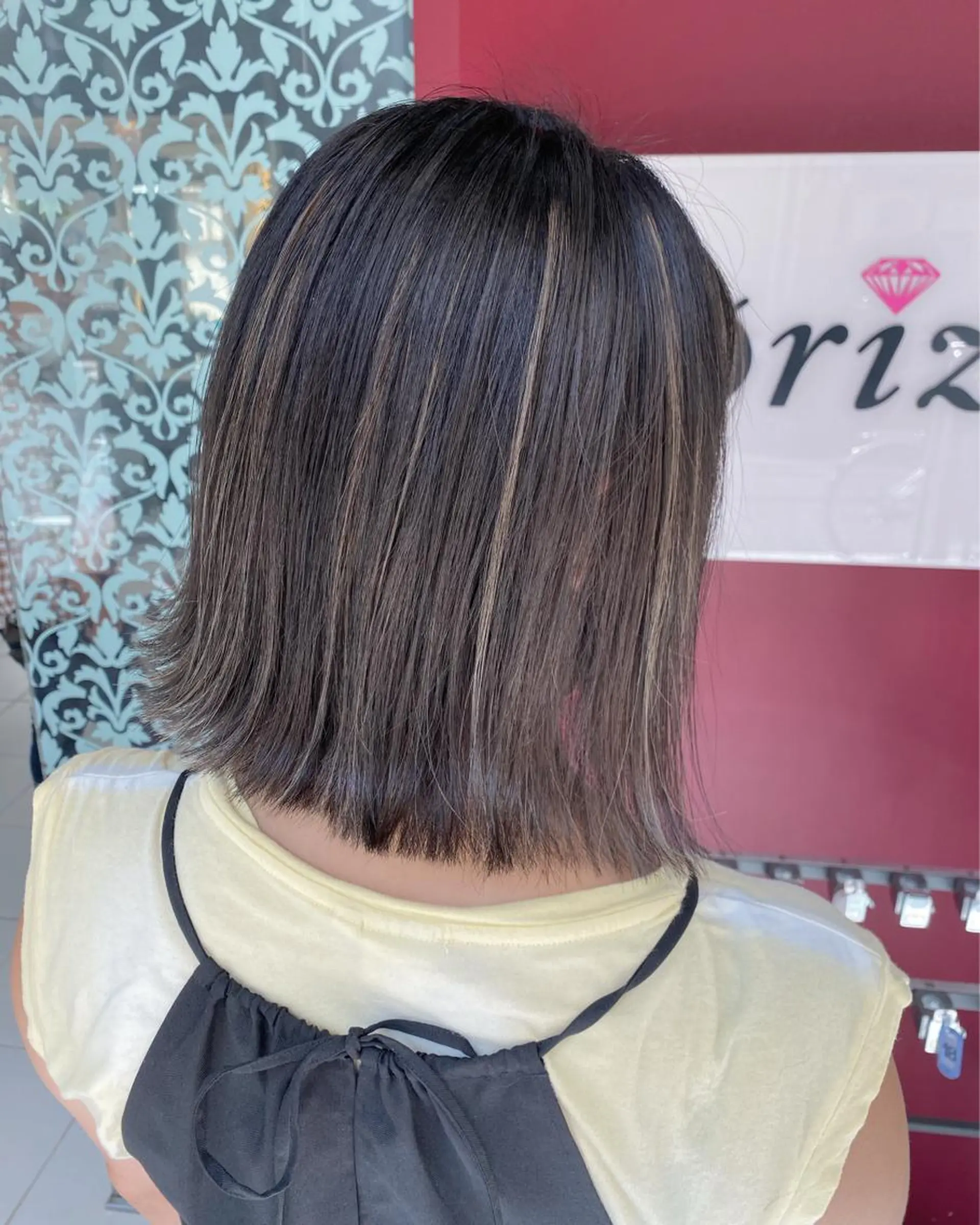 ミディアム ハイライト トップスタイリスト 小澤純一のヘアスタイル