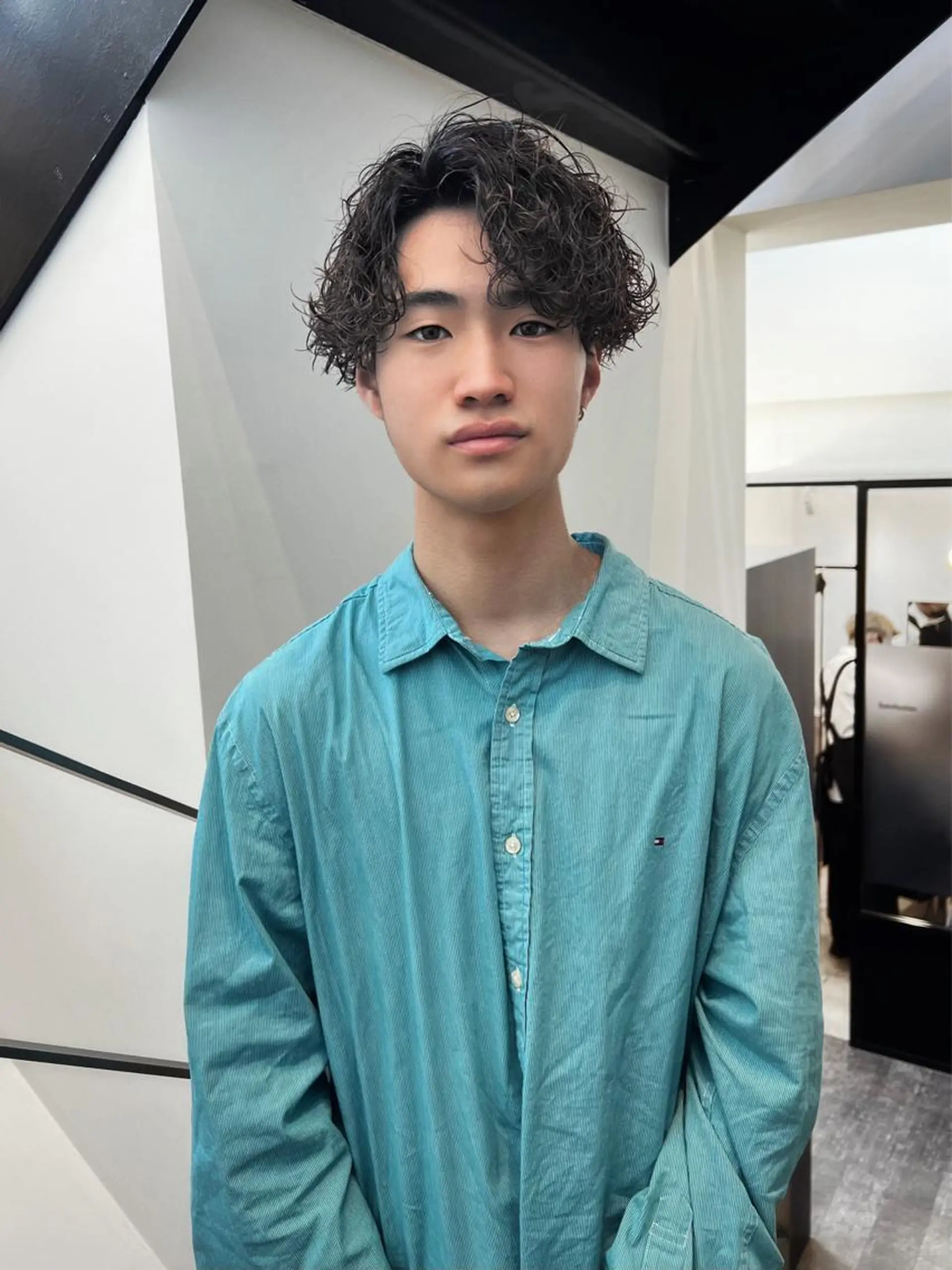 パーマ メンズ メンズパーマ 波巻きパーマ カット パーマ Qin shaire salon 原宿verno店所属・【センターパート】 ETO／江藤翼の眉毛・アイブロウイメージ