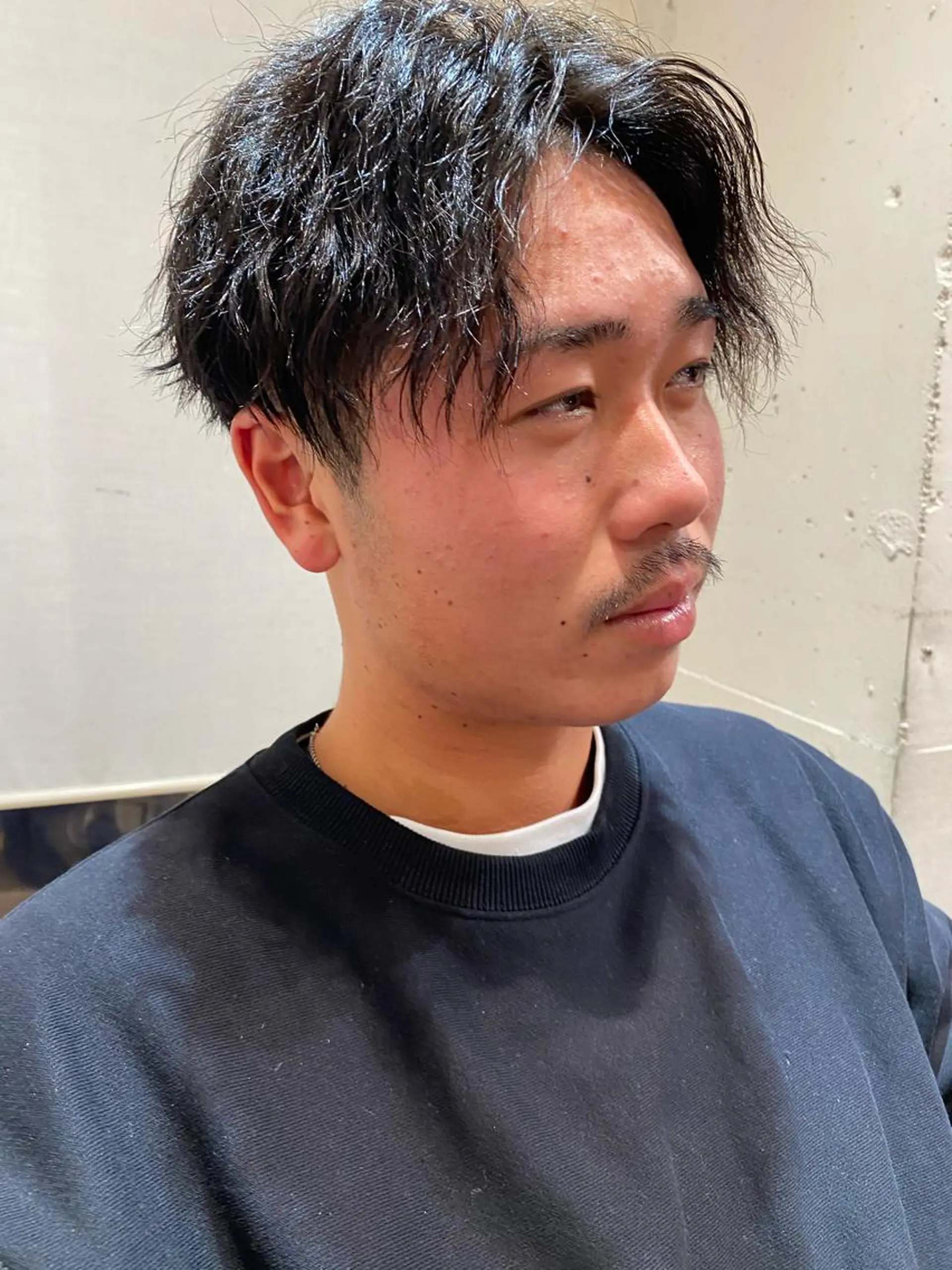 メンズ メンズパーマ 柏のセンターパート のプロ関口 柊太のヘアスタイル