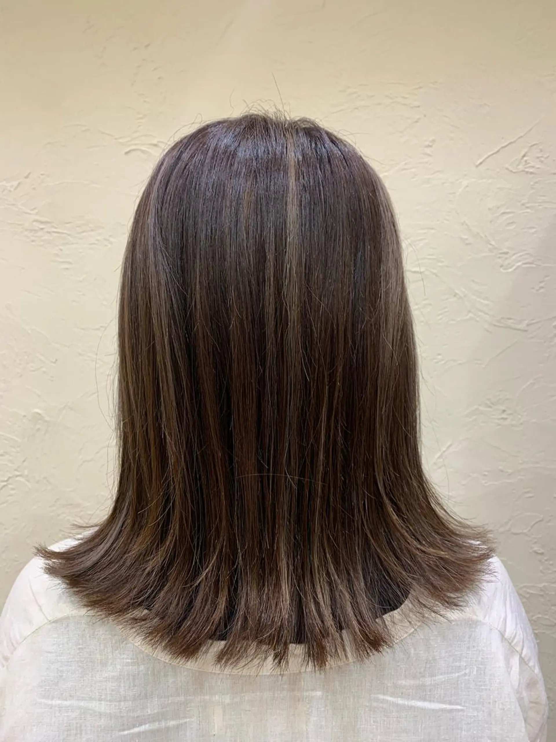 セミロング ハイライト in'dexhair U所属・ブリーチ🌈ハイトー ンカラー ✨アニカ✨のヘアスタイル