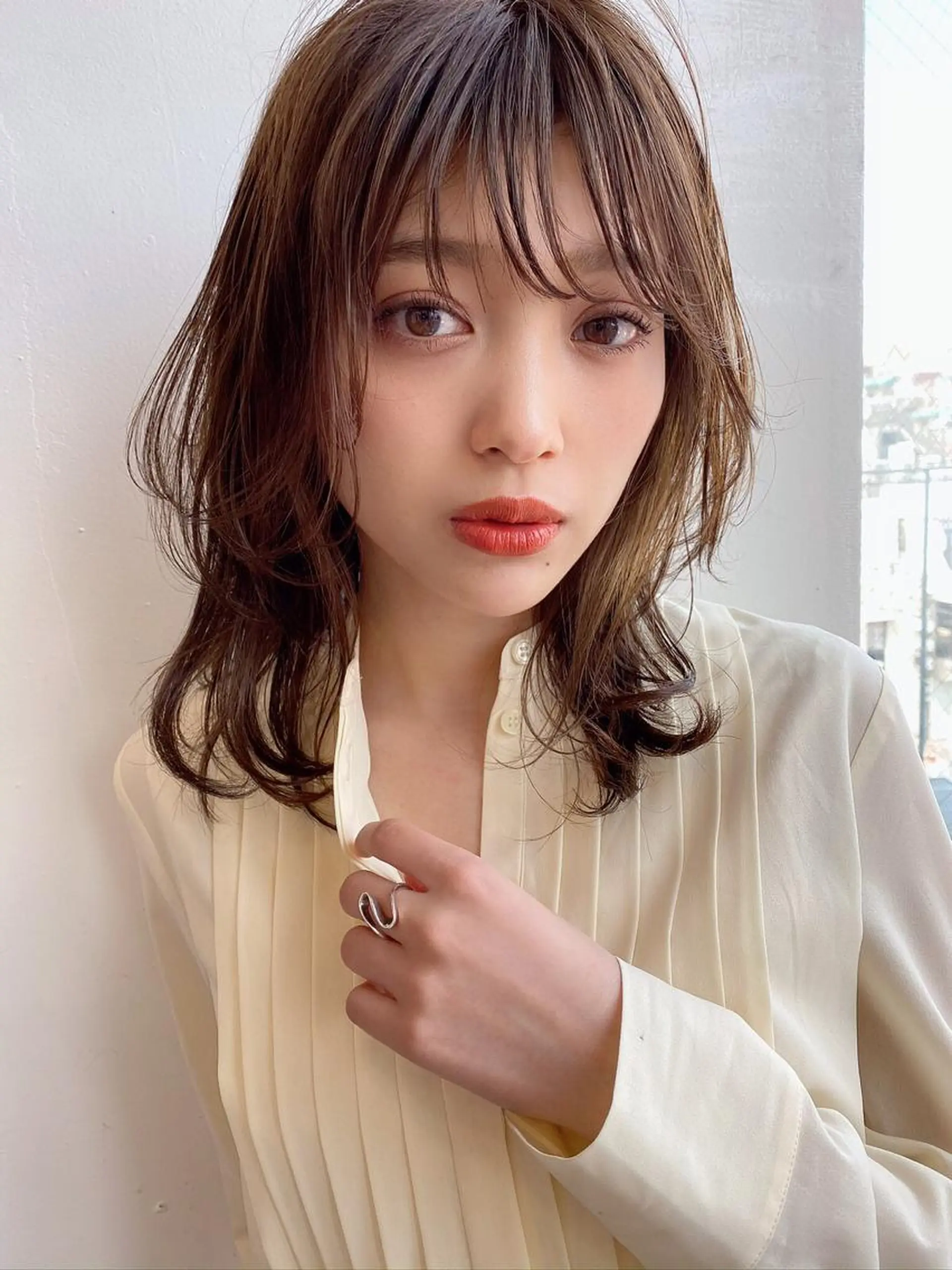 ミディアム レイヤーカット 鎌倉 彩のヘアスタイル