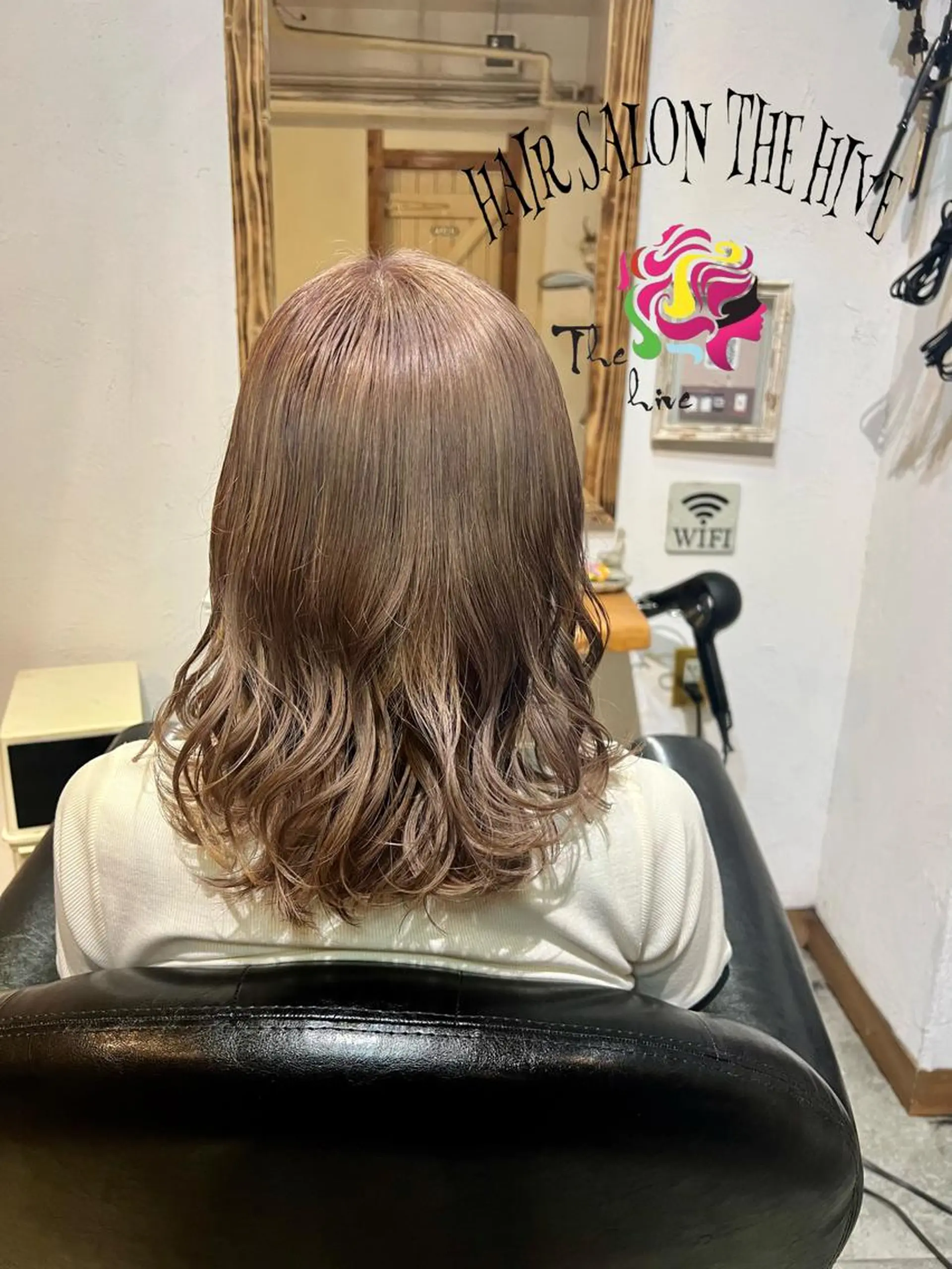 セミロング カラー カット ヘアカラー Hair salon The  hiveのヘアスタイル