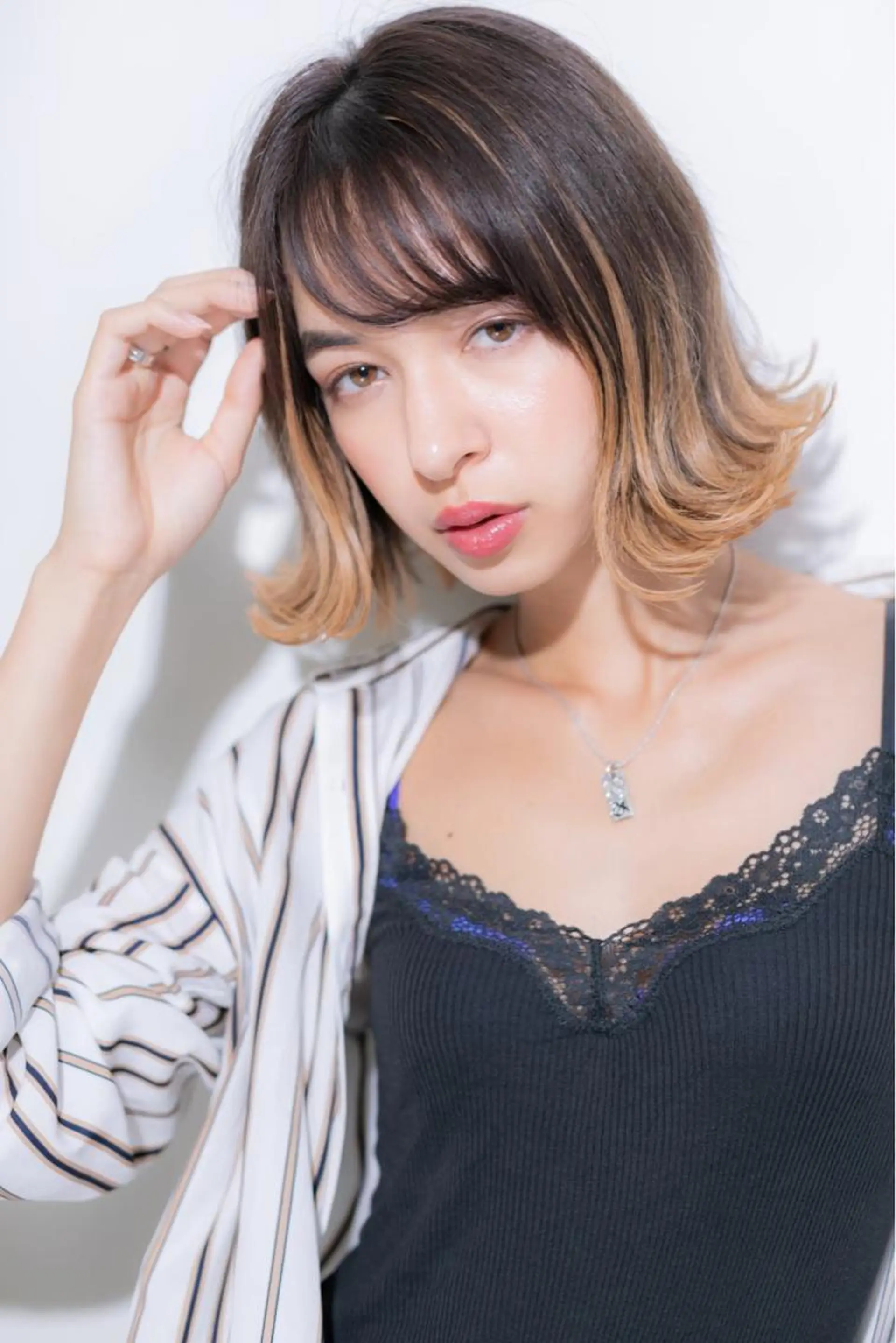 ショート カラー ヘアアレンジ AGU akariのヘアスタイル
