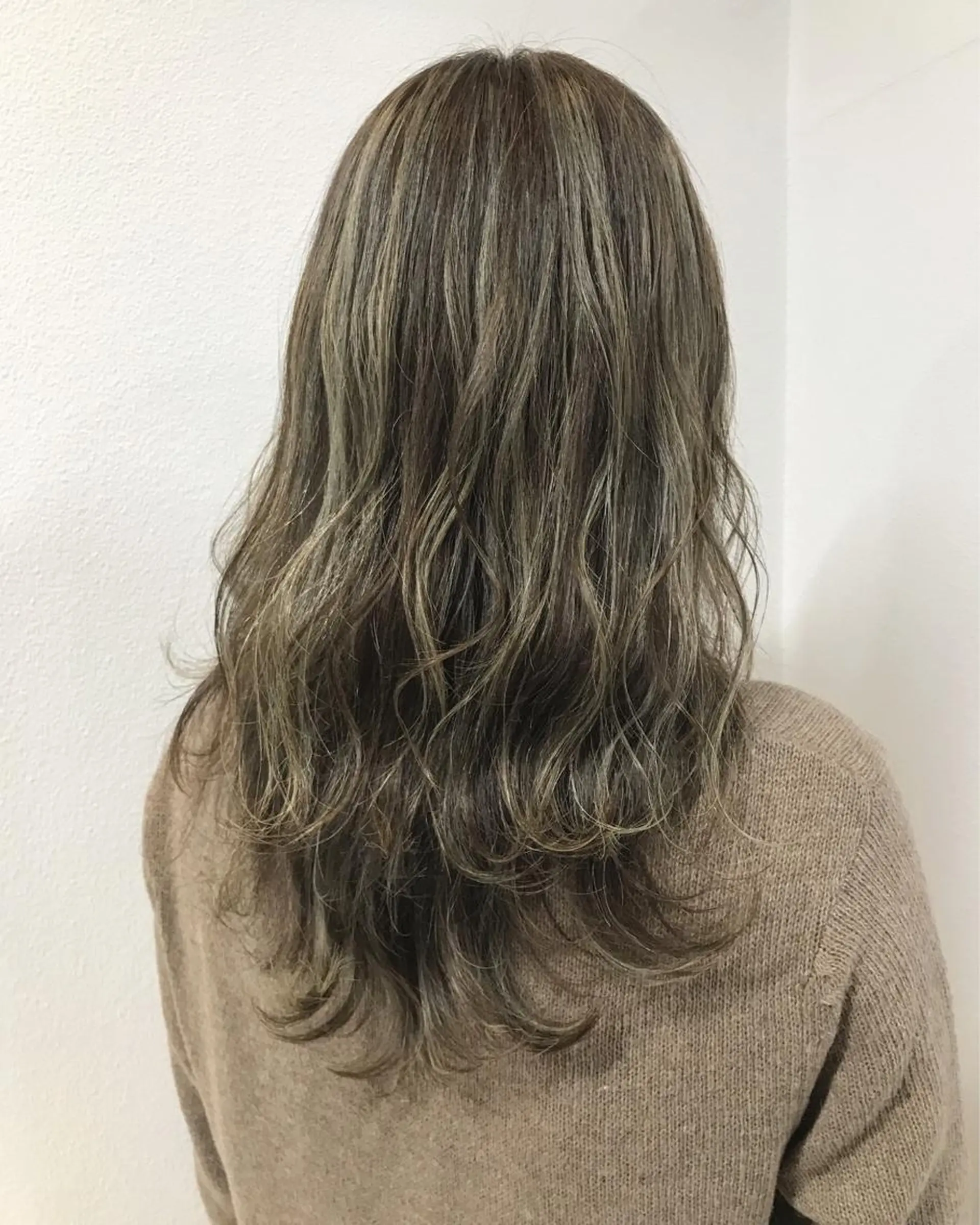 セミロング カラー ヘアアレンジ グレージュ ハイライトカラー ハイライト ヘアカラー トリートメント GiseL天神カラー 髪質改善/ブリーチのヘアスタイル
