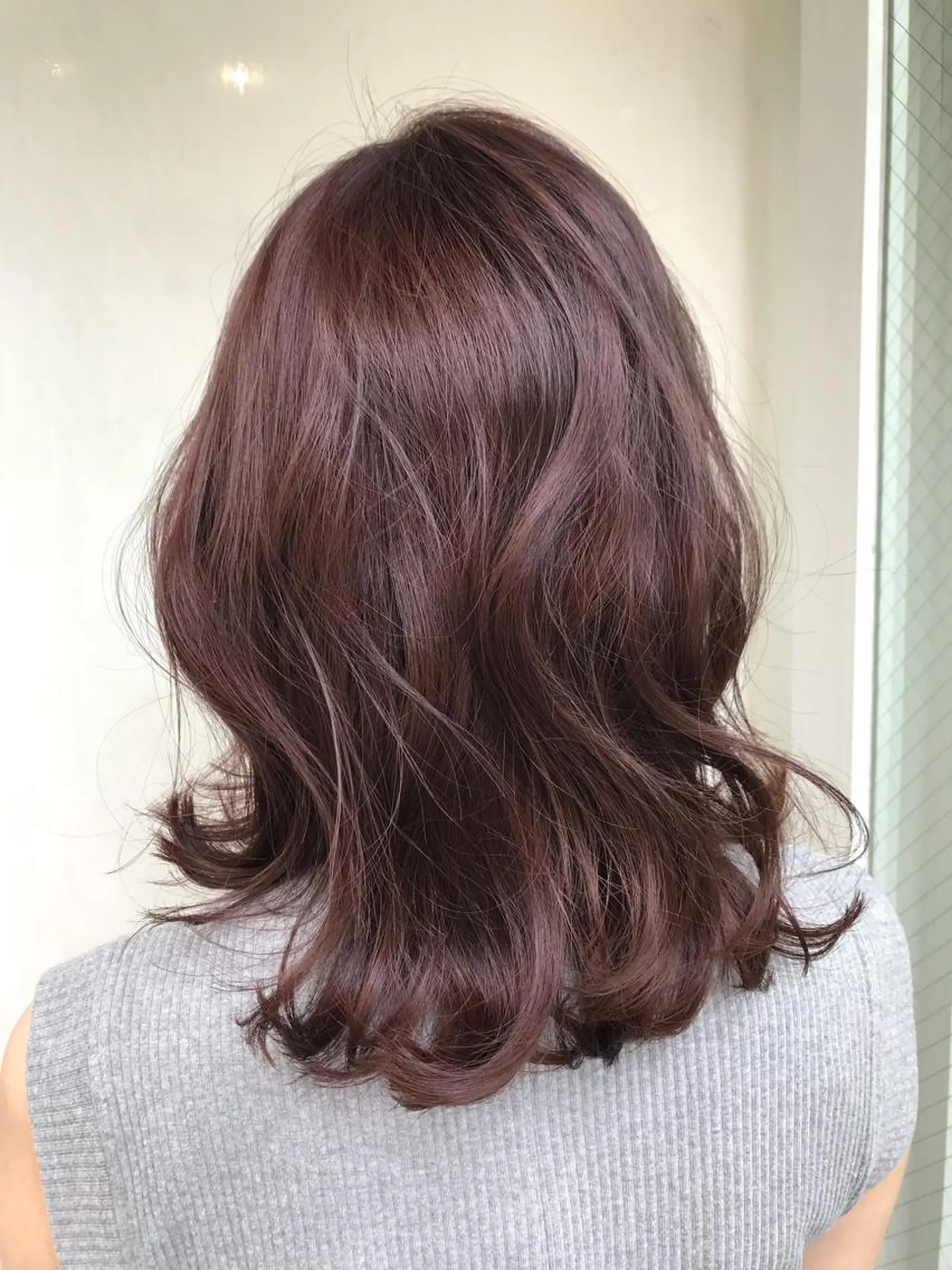 ミディアム カラー 寺山 佳貴のヘアスタイル