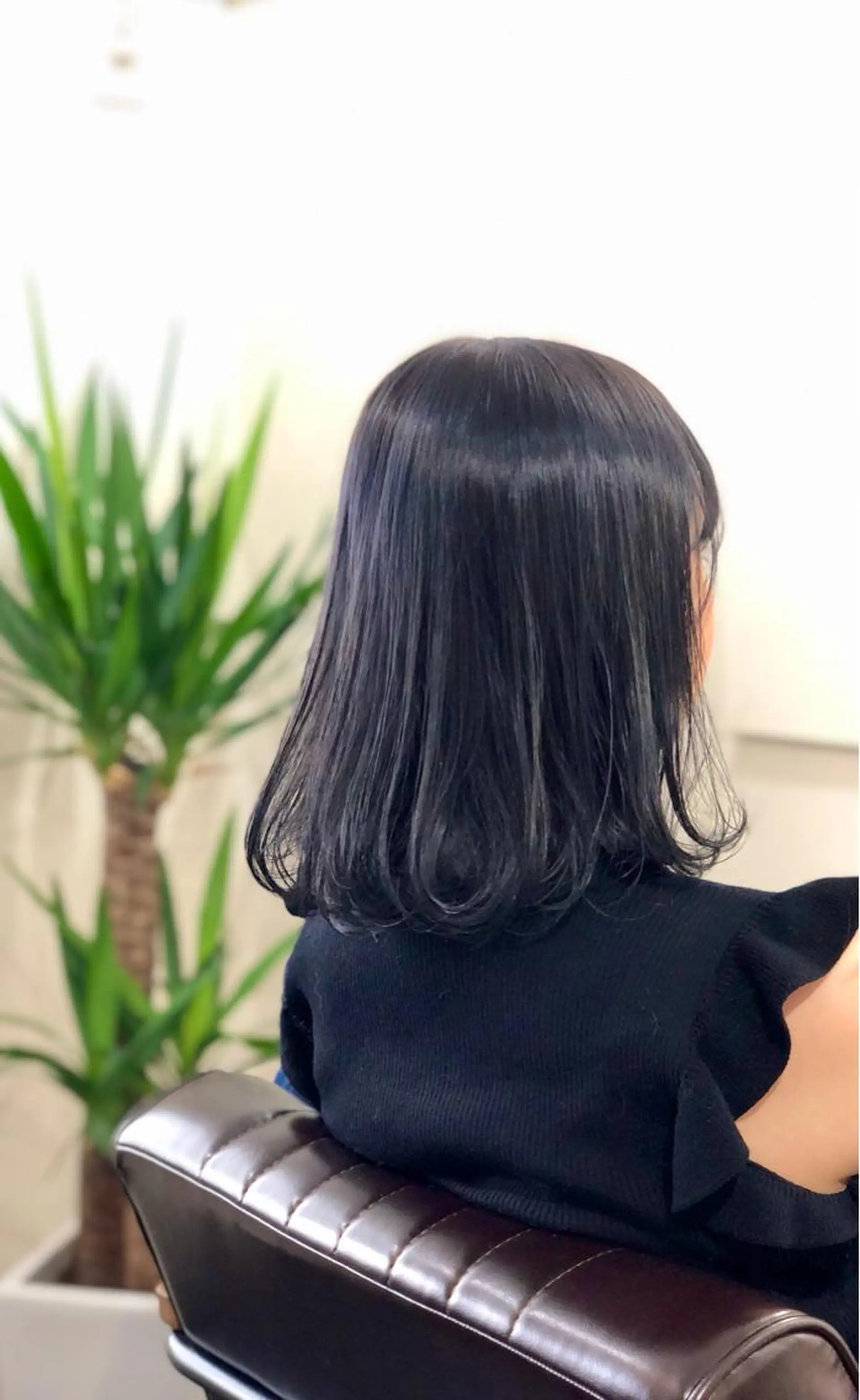 ミディアム カラー 黒髪 ブルーカラー ブルーブラック 透明感カラー ネイビーカラー カット ヘアカラー トリートメント wavi hair所属・後藤 ユウキ/髪質改善🫧のヘアスタイル