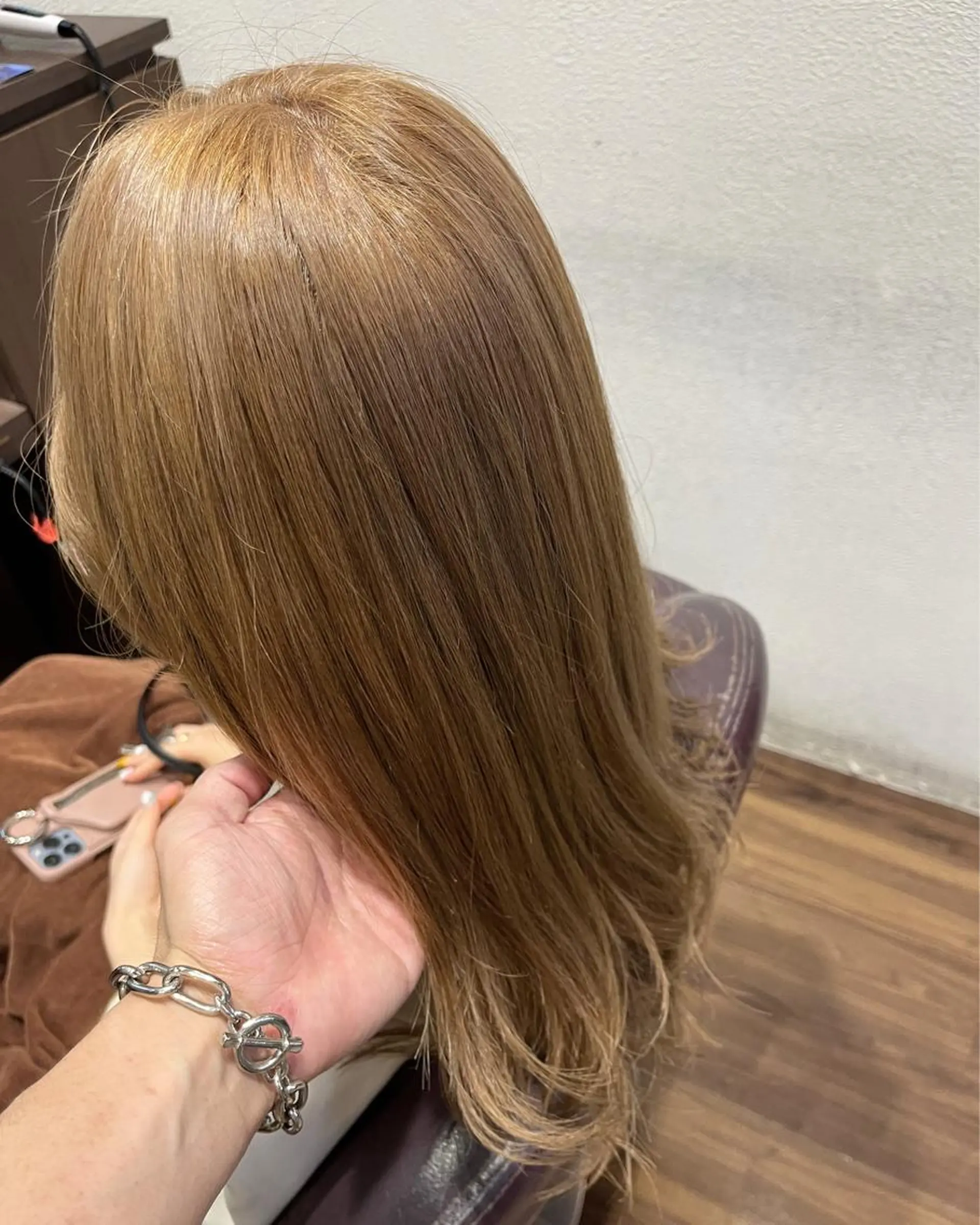 ミディアム カラー ベージュカラー ミルクティーベージュ ヘアカラー 松崎 崇のヘアスタイル