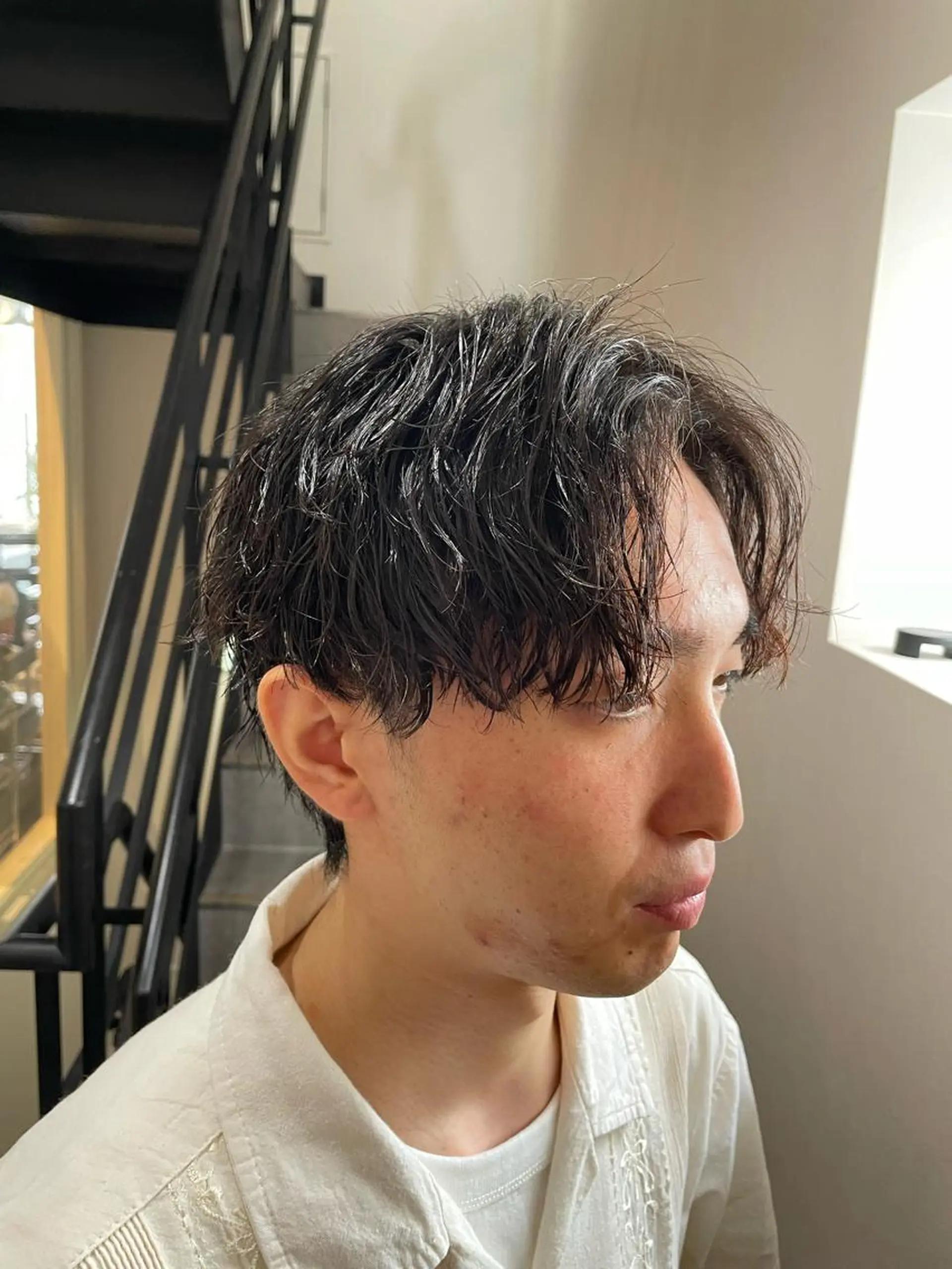 パーマ メンズ センターパート メンズパーマ メンズウルフカット ウルフカット スパイラルパーマ カット パーマ 三井淳平 /メンズパーマのヘアスタイル