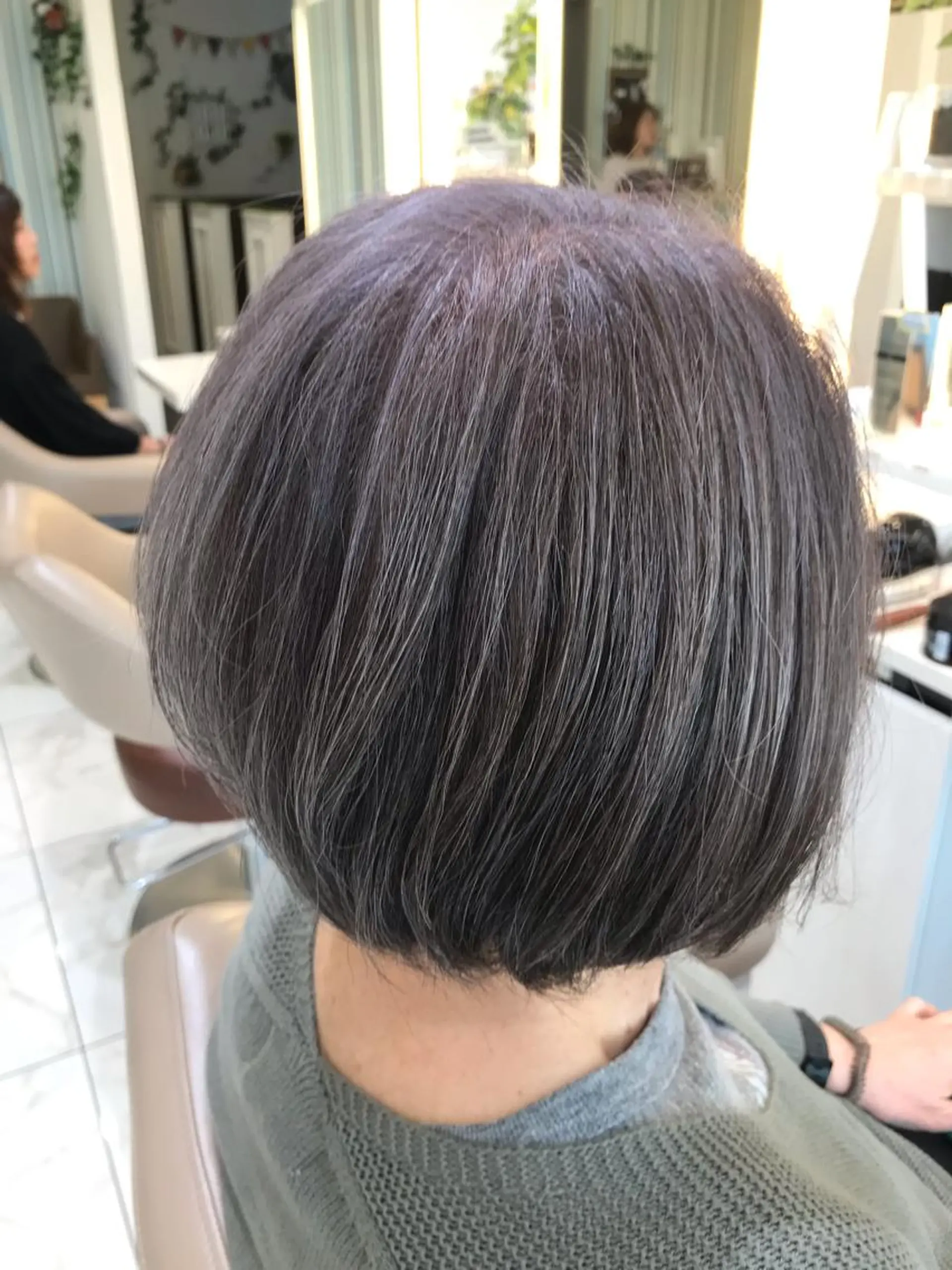 ショート カラー アッシュ シルバー シルバーアッシュ ヘアカラー 清藤 綾のヘアスタイル