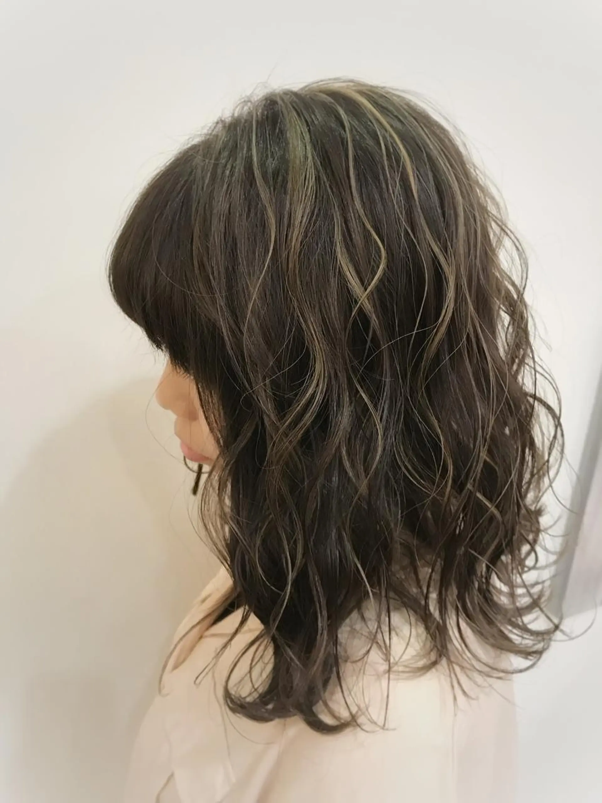 ミディアム ハイライト ヘアカラー トリートメント slow所属・名取 純平のヘアスタイル