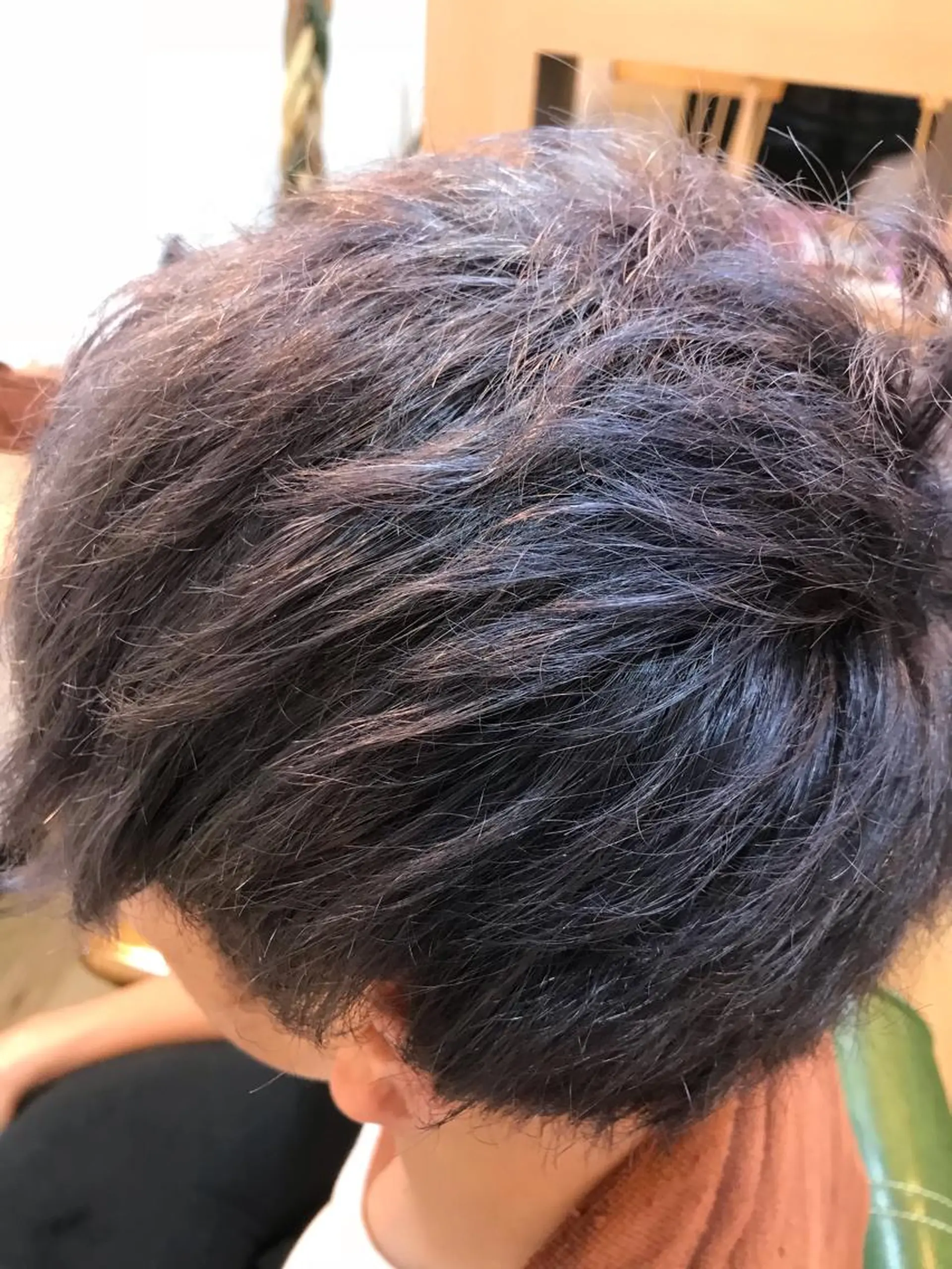 カラー Clochette所属・江原 通仁のヘアスタイル
