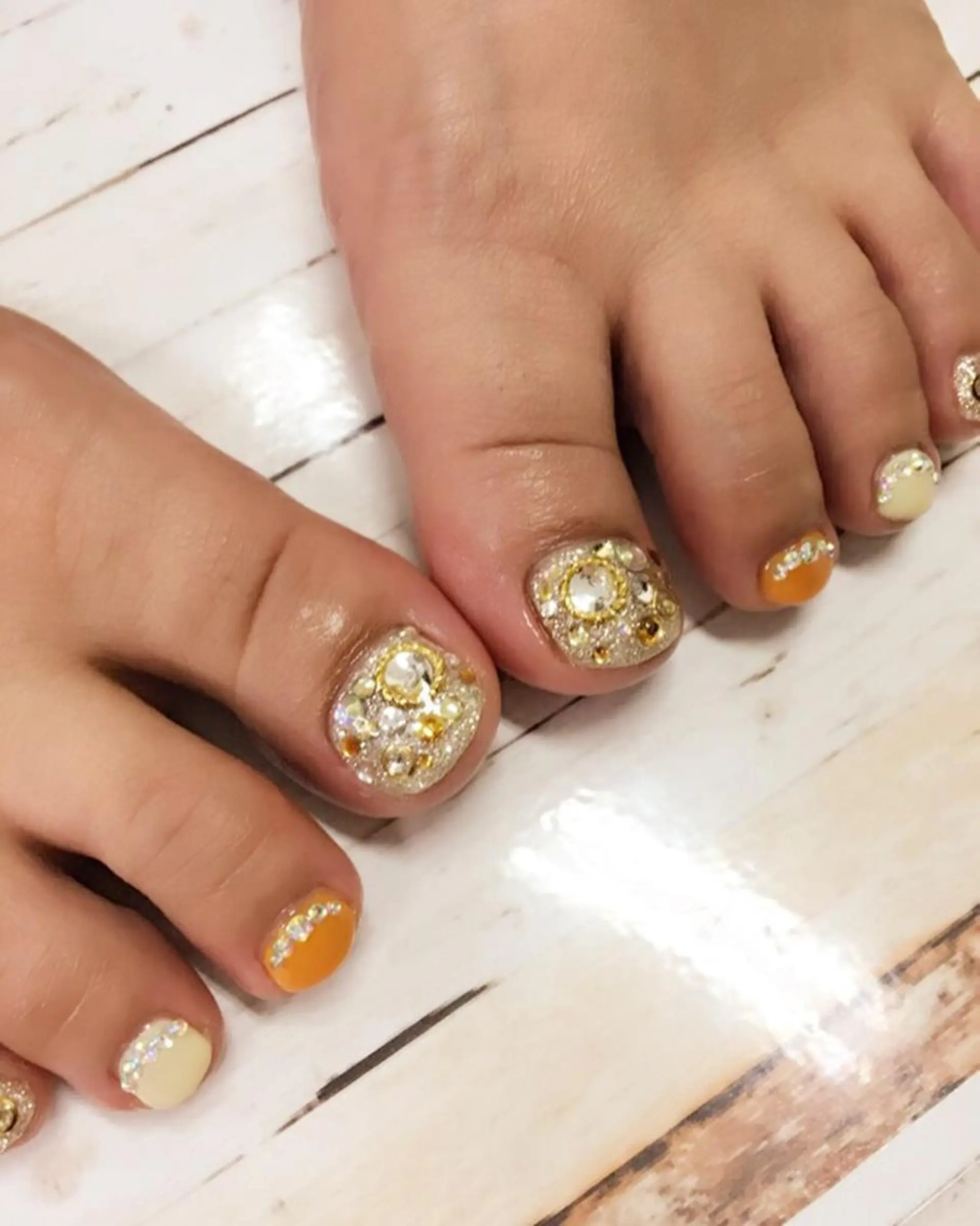 ネイル オレンジ 春ネイル ストーンネイル HALU ハルのネイルデザイン