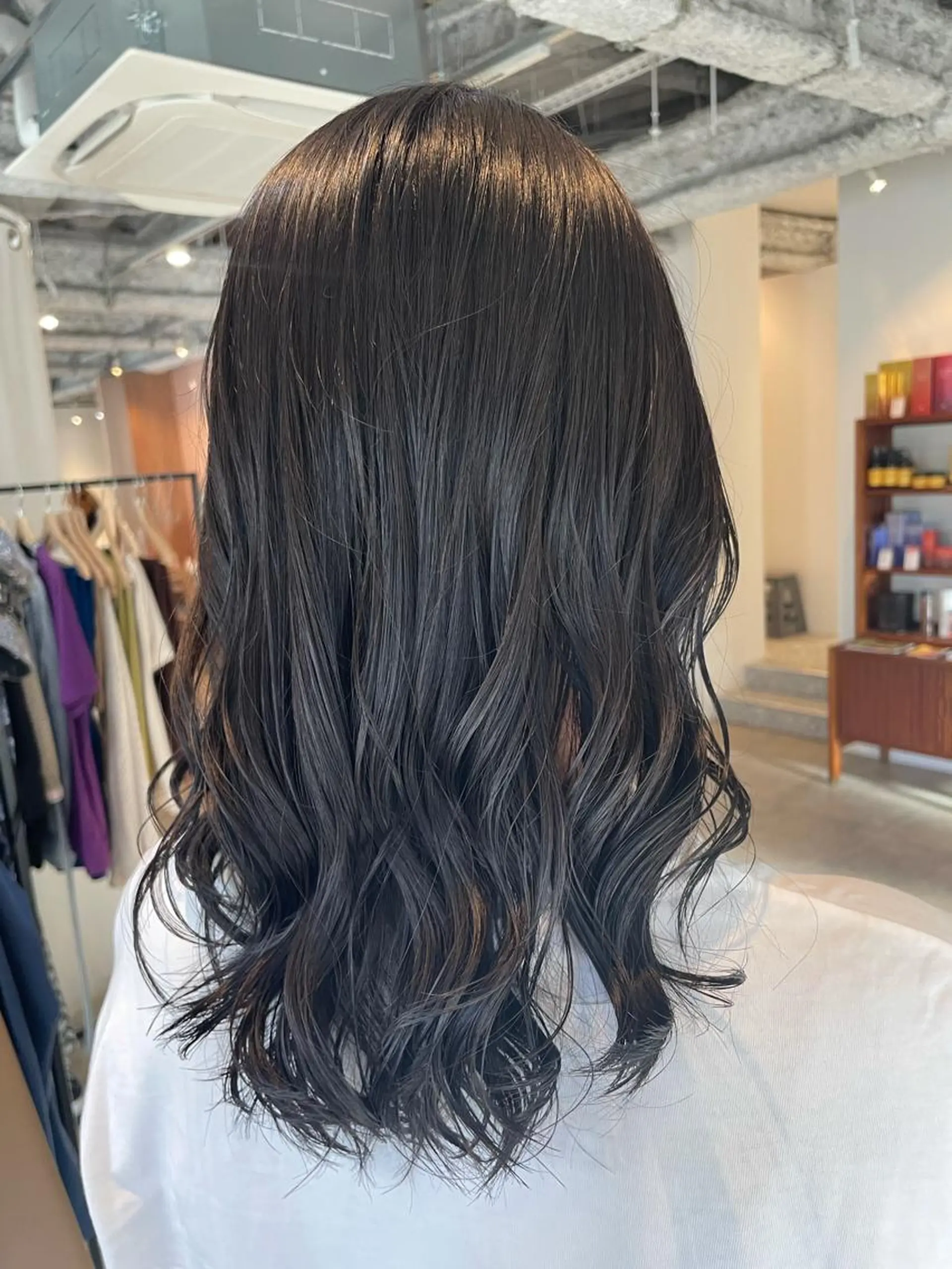 セミロング カラー ヘアアレンジ REONA🪽✨ 日常に馴染む髪🫧のヘアスタイル