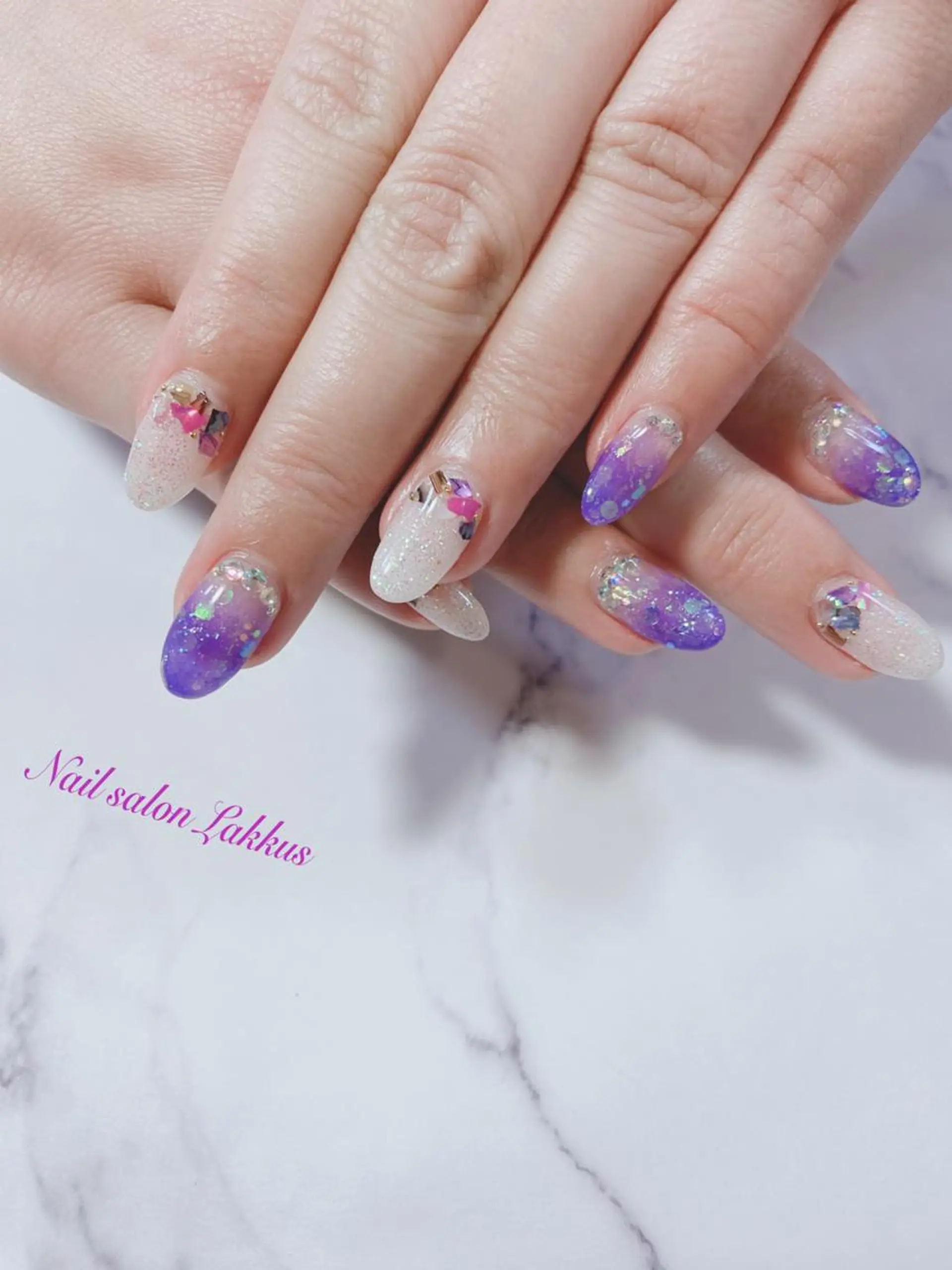 ネイル キラキラネイル Lakkus T－CHIのネイルデザイン