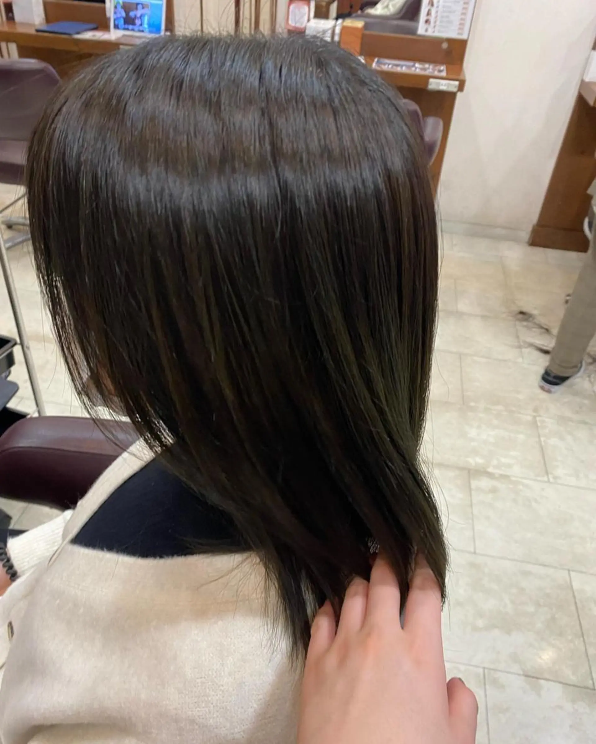 ショート カラー グレージュ ハイライトカラー インナーカラー オリーブグレージュ オリーブグレー justbeauty CiNQのヘアスタイル