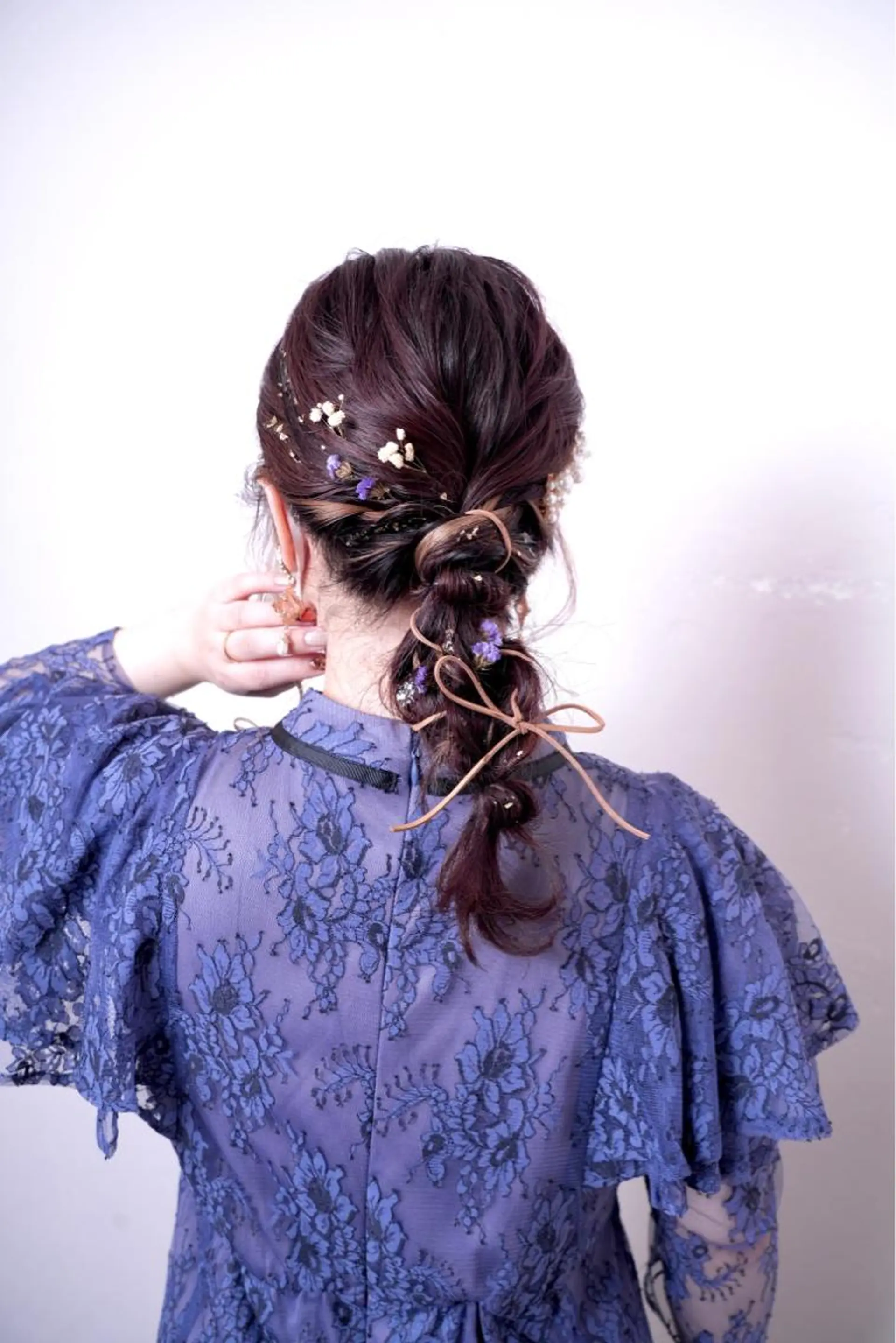 セミロング カラー パーマ ヘアアレンジ アイブロウ 推し活専用 【派手髪】飯野ゆかりのヘアスタイル