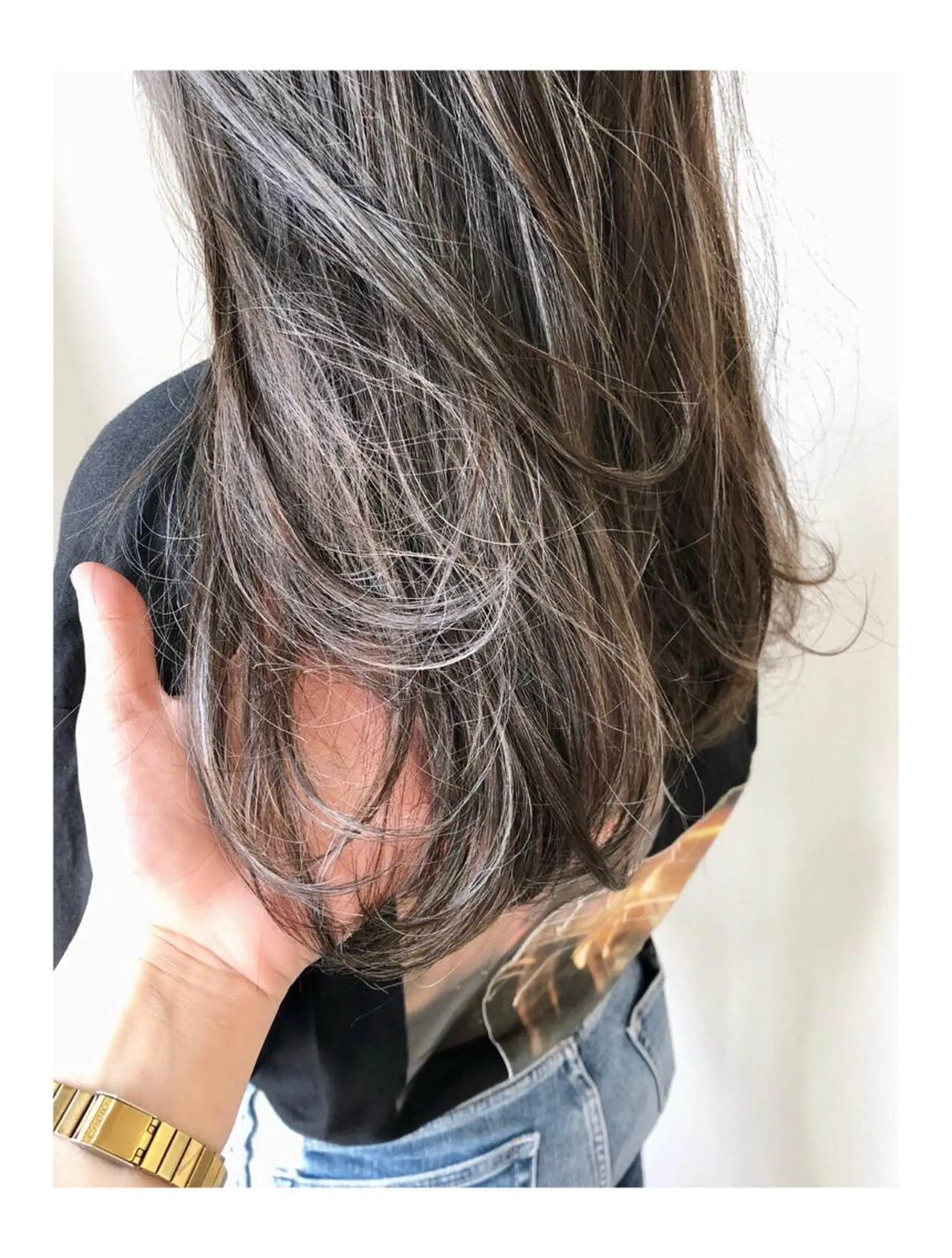 ロング カラー ハイライトカラー ハイライト 岩田 萌那のヘアスタイル