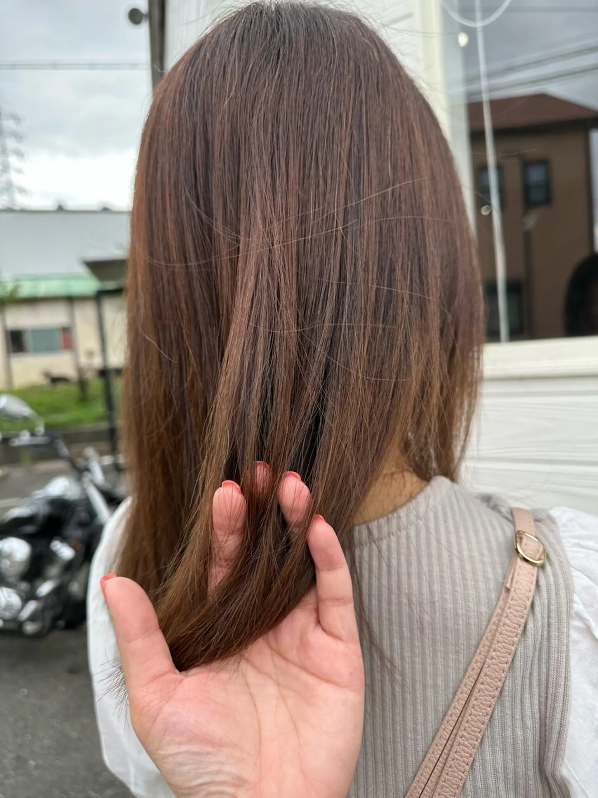 ミディアム ヘアカラー 半田 知穂のヘアスタイル
