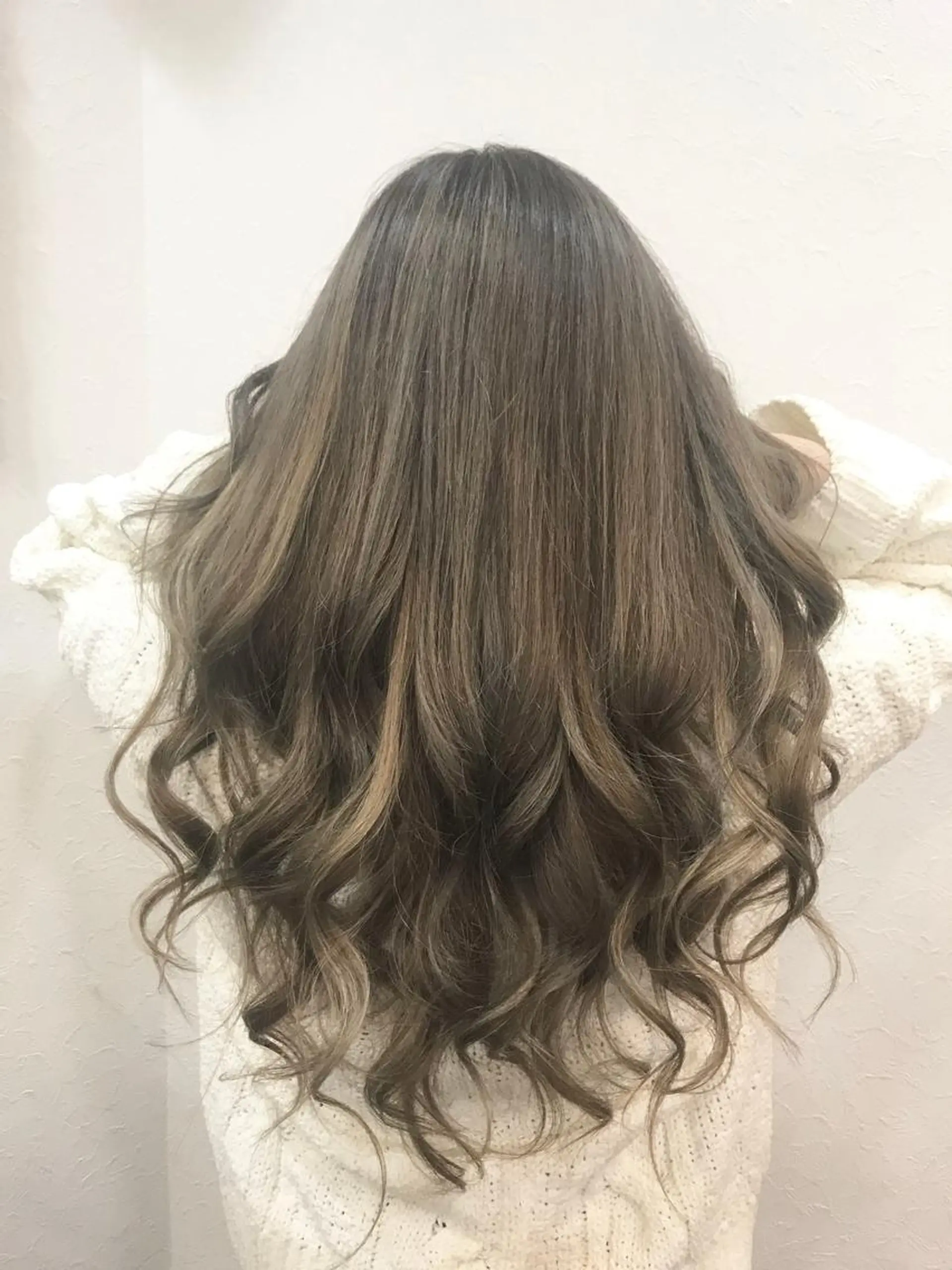 ロング カラー 透明感カラー グレージュ ハイライトカラー ハイライト 店長担当🌟 矢吹ガブリエル🌟のヘアスタイル
