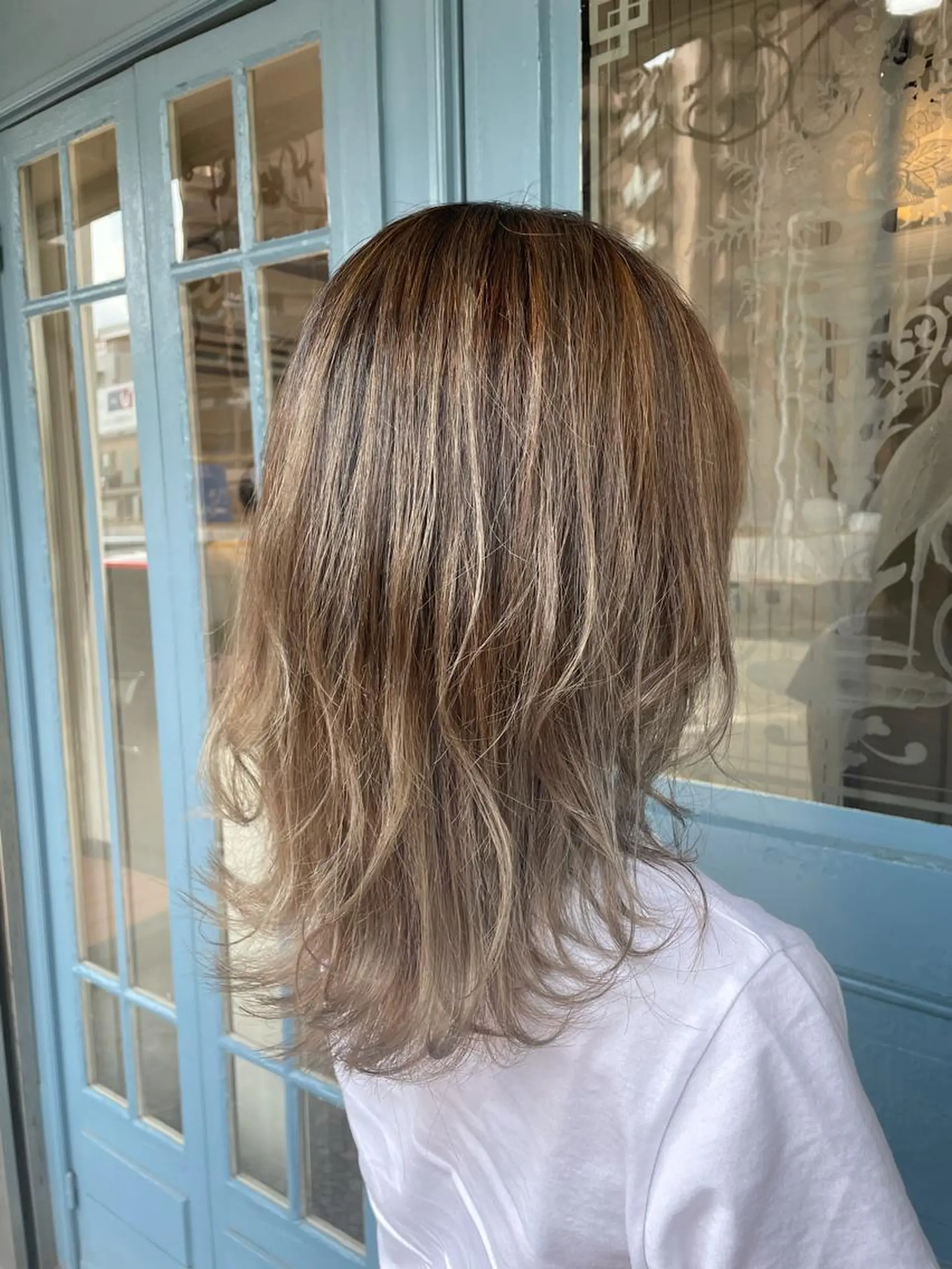 ミディアム カラー 渡辺 瑠美のヘアスタイル