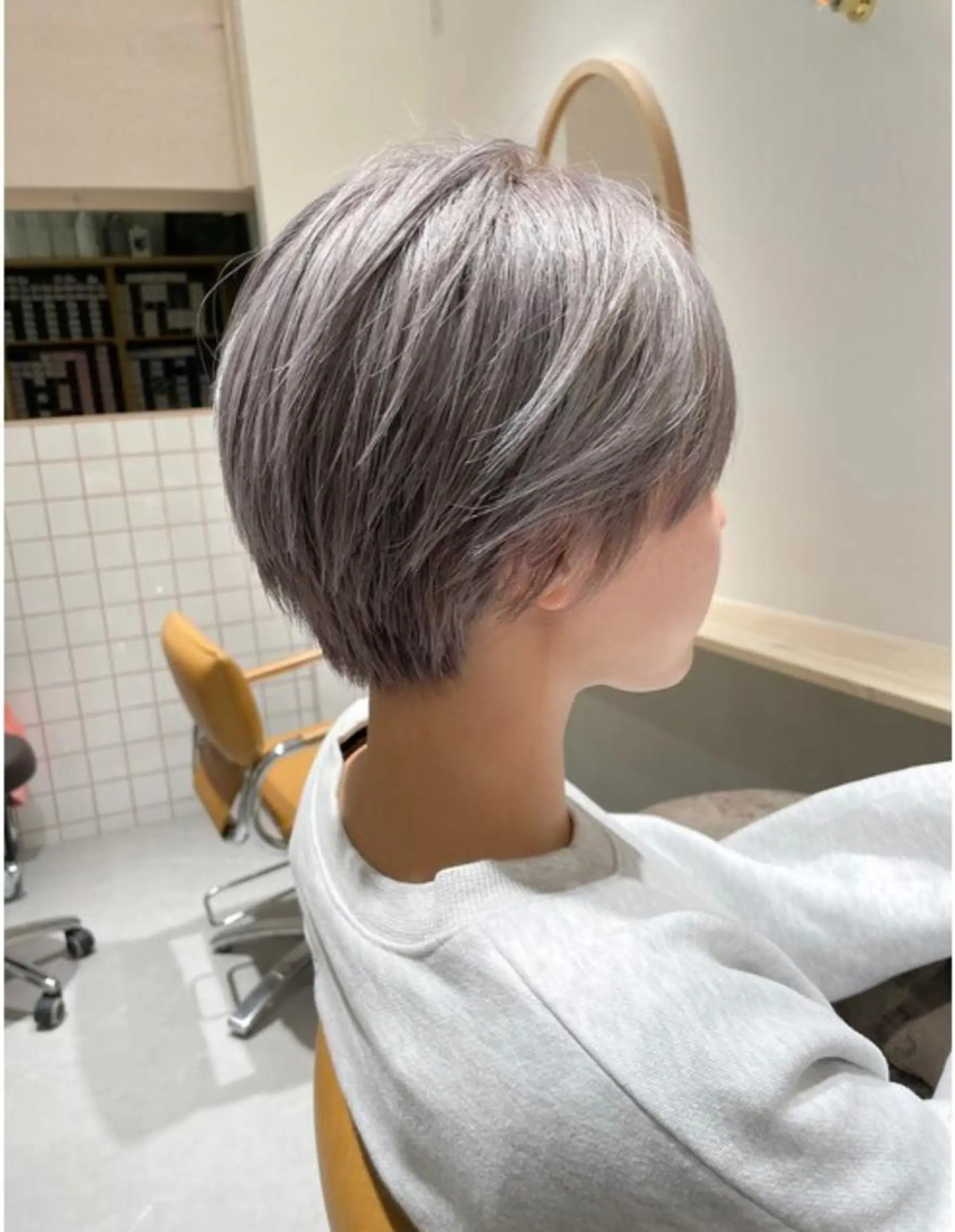 ショート カラー ブリーチ シルバー ショートヘア Gokan  mood所属・【Gokan】 yuuriのヘアスタイル