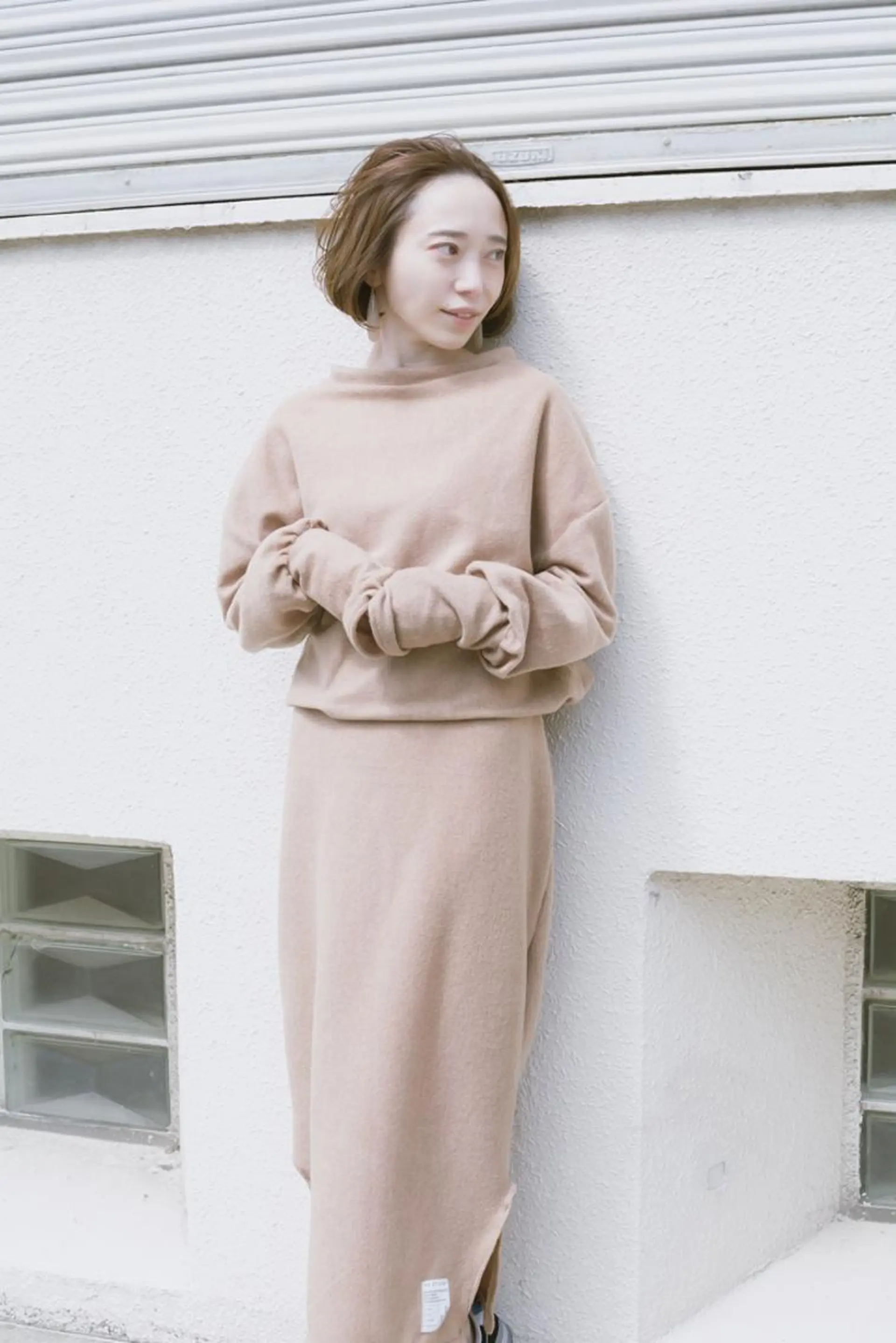 ショート カラー 切りっぱなしボブ ショートボブ ベージュカラー ブルーカラー ブルージュ 撮影モデル 斉藤 正敏のその他イメージ