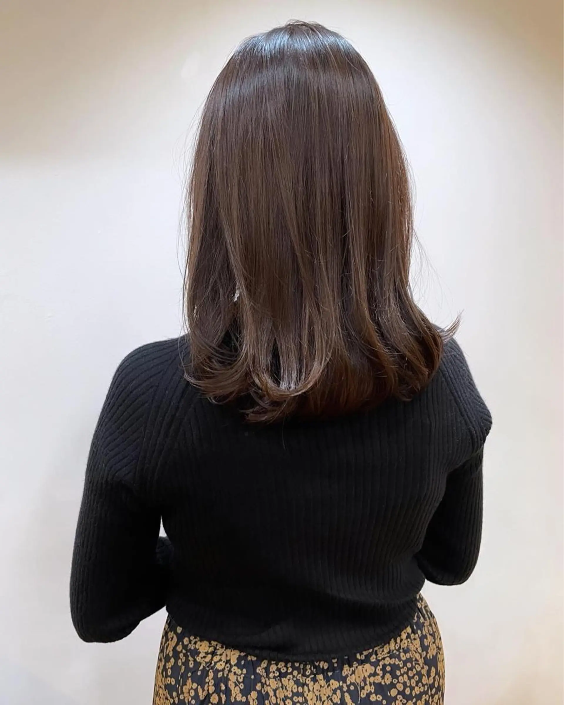 ミディアム カラー あずまぐち めぐみのヘアスタイル
