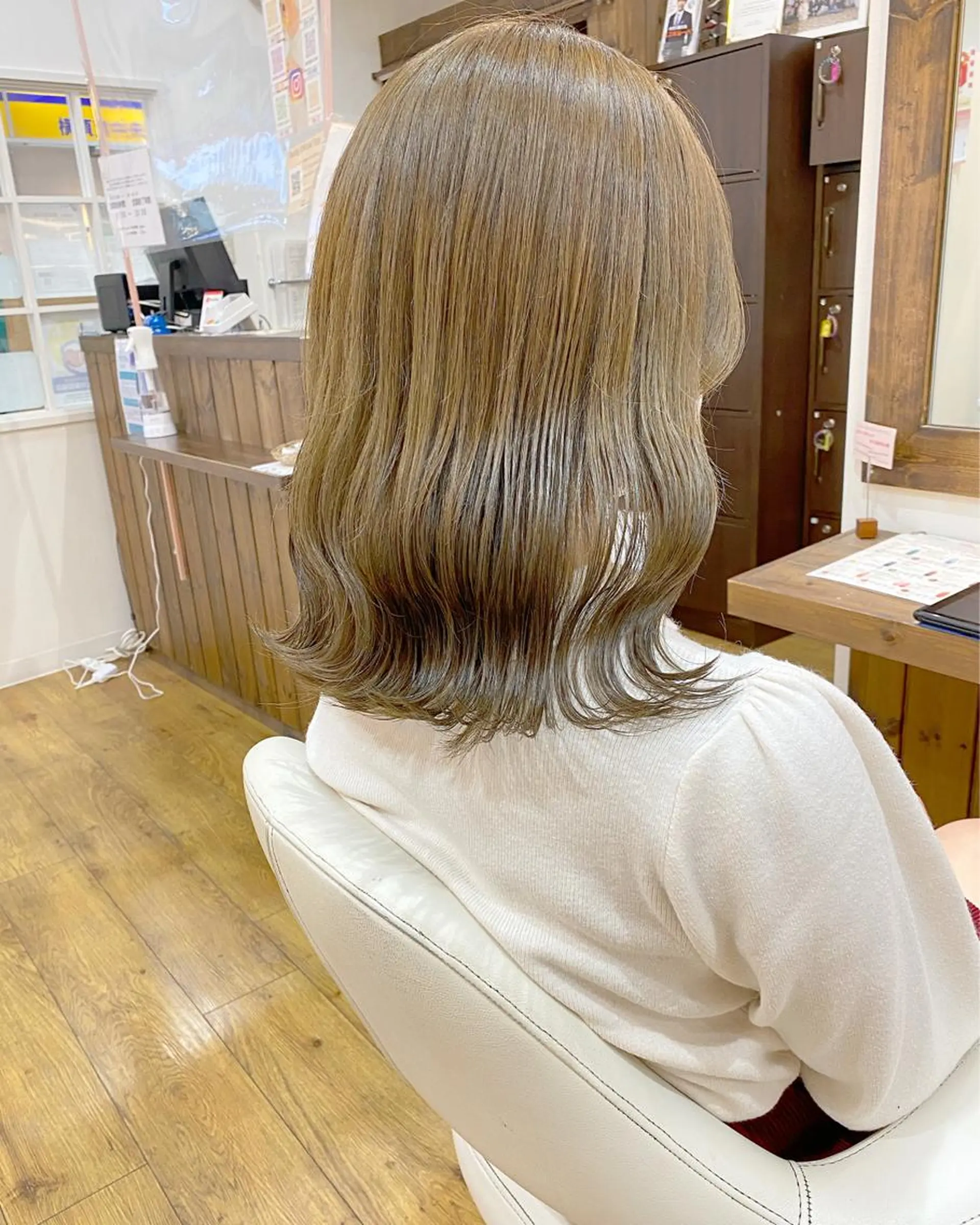 ミディアム カラー 横浜ブリーチムラ直し ハイトーン/ブリーチのヘアスタイル