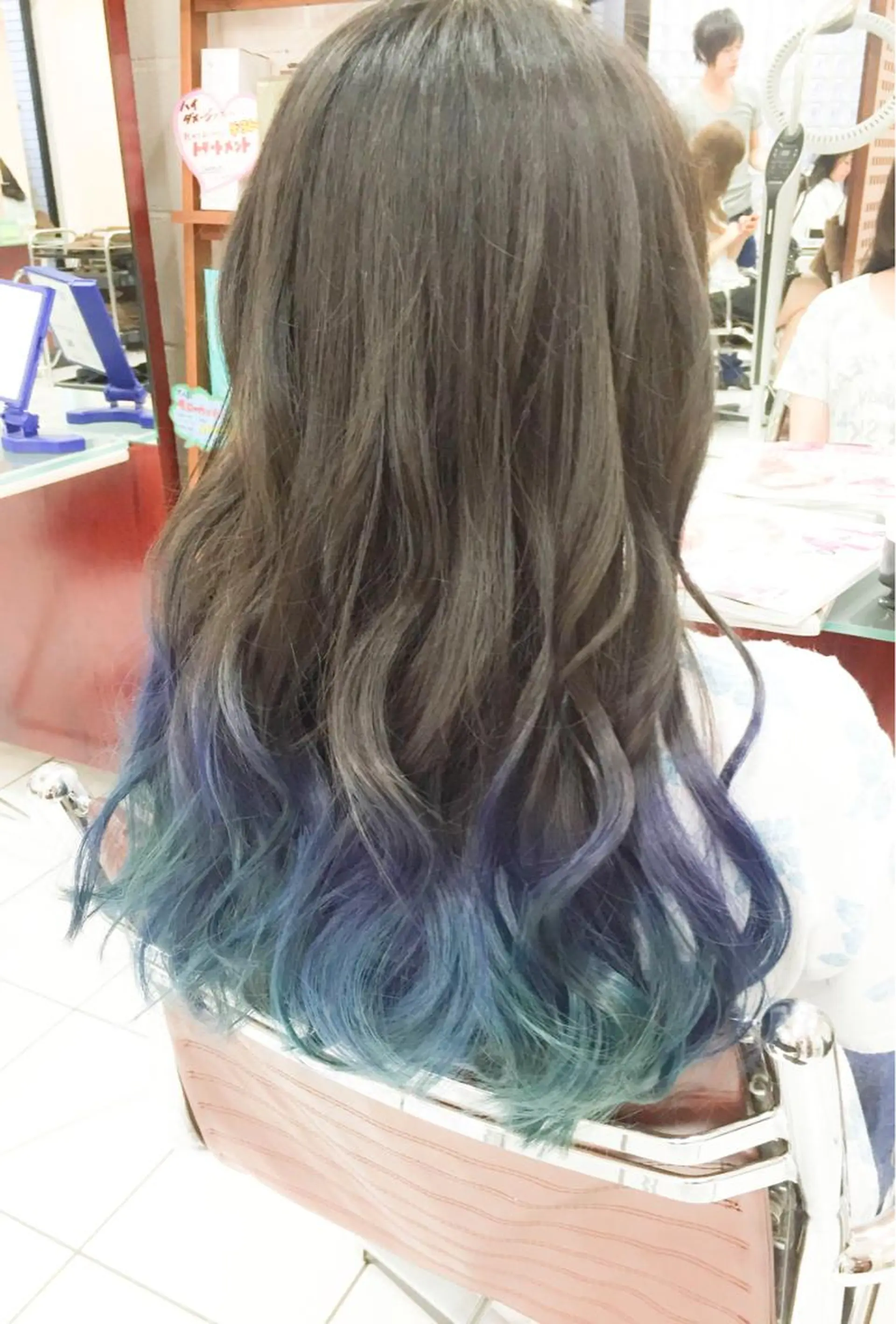 ロング カラー ヘアアレンジ ブルーカラー グラデーションカラー モテ髪透明感❤️ デイズヘアカラーのヘアスタイル