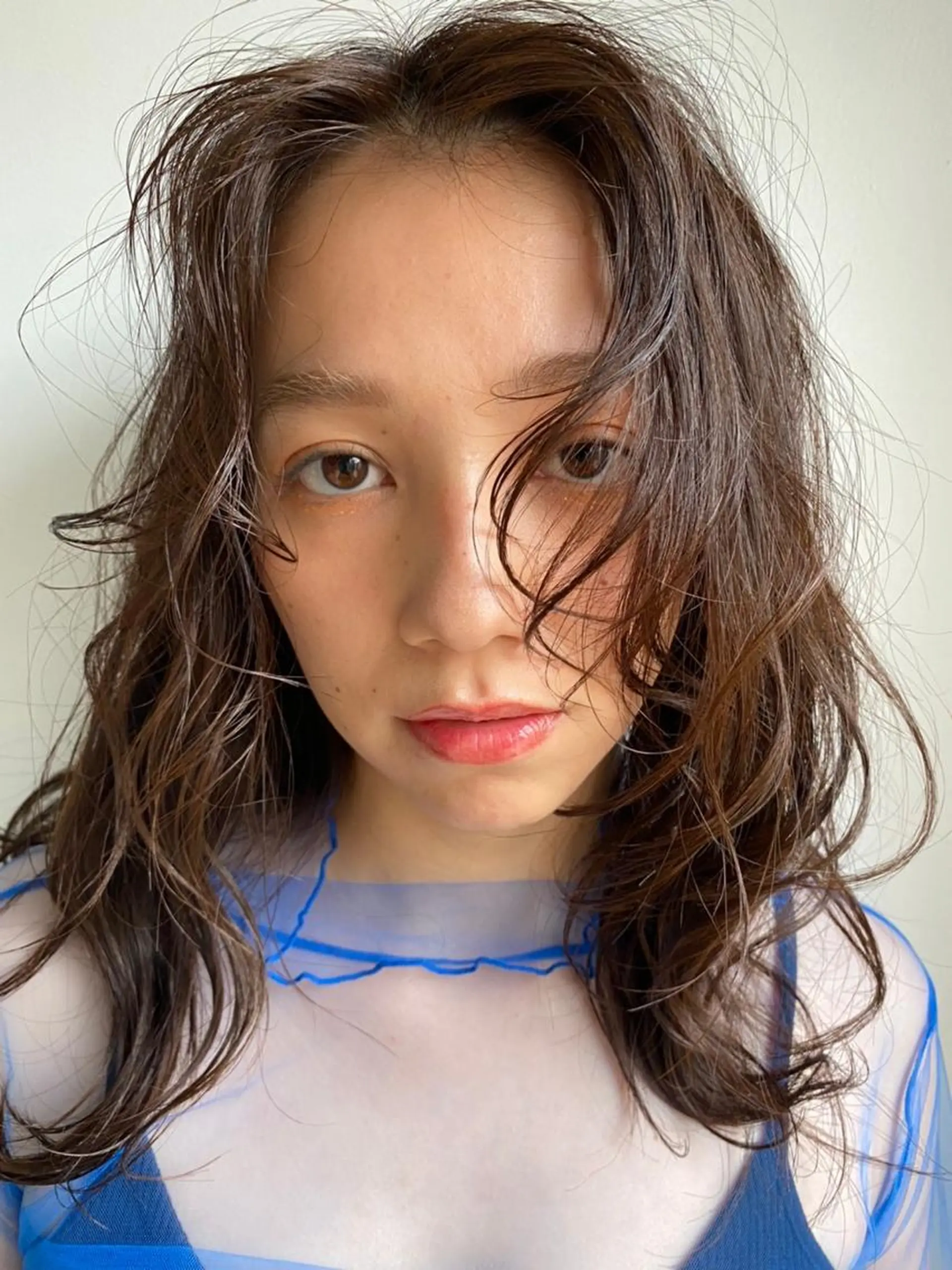 ミディアム カラー パーマ アディクシーカラー ブリーチ ブロンド ブルーカラー ハイライトカラー カット ヘアカラー トリートメント CEINE PATHのヘアスタイル