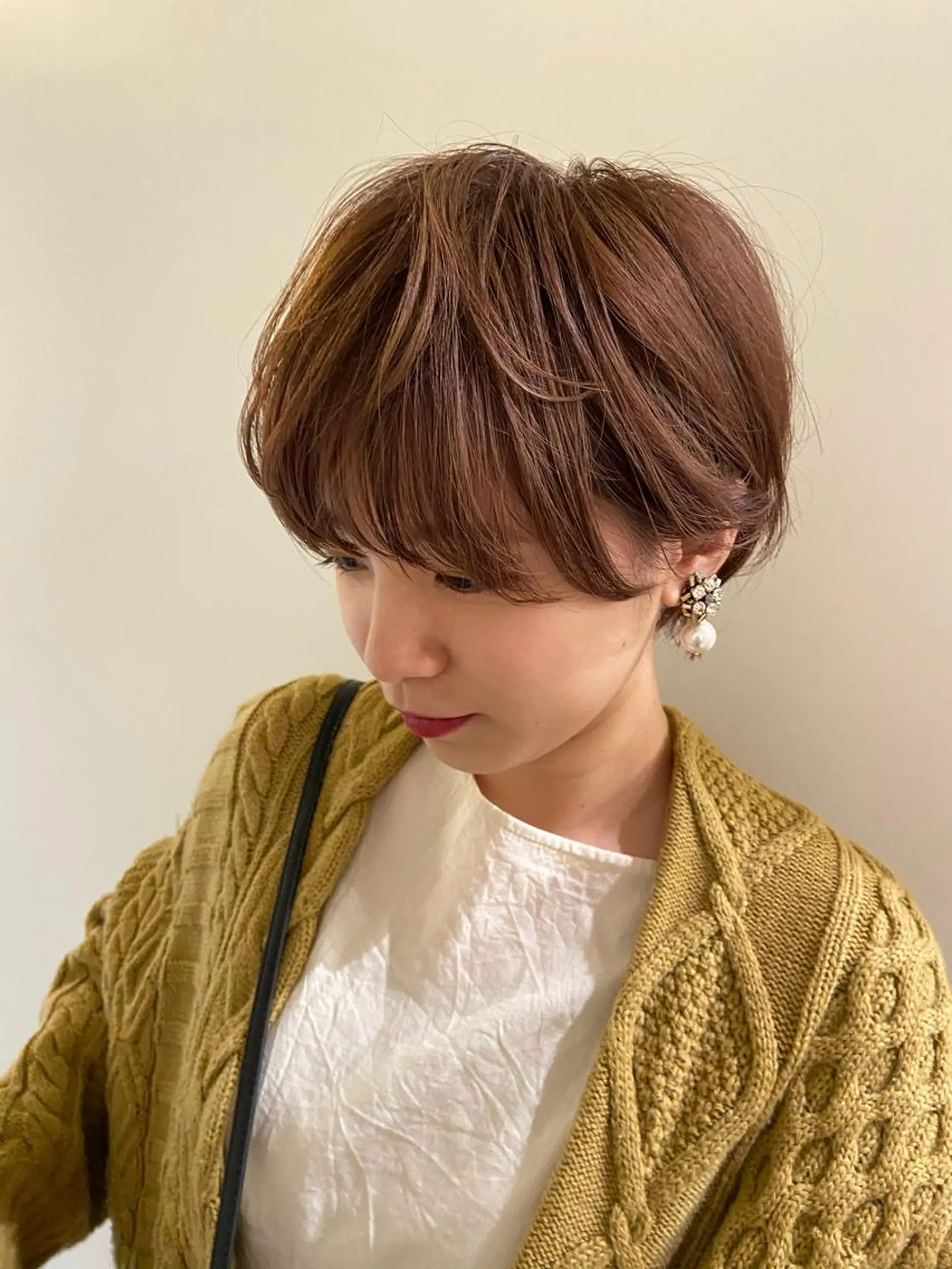 ショート カラー ヘアアレンジ ベージュカラー イルミナカラー ピンクカラー ピンクベージュ ショートヘア カット 田中 あやなのヘアスタイル
