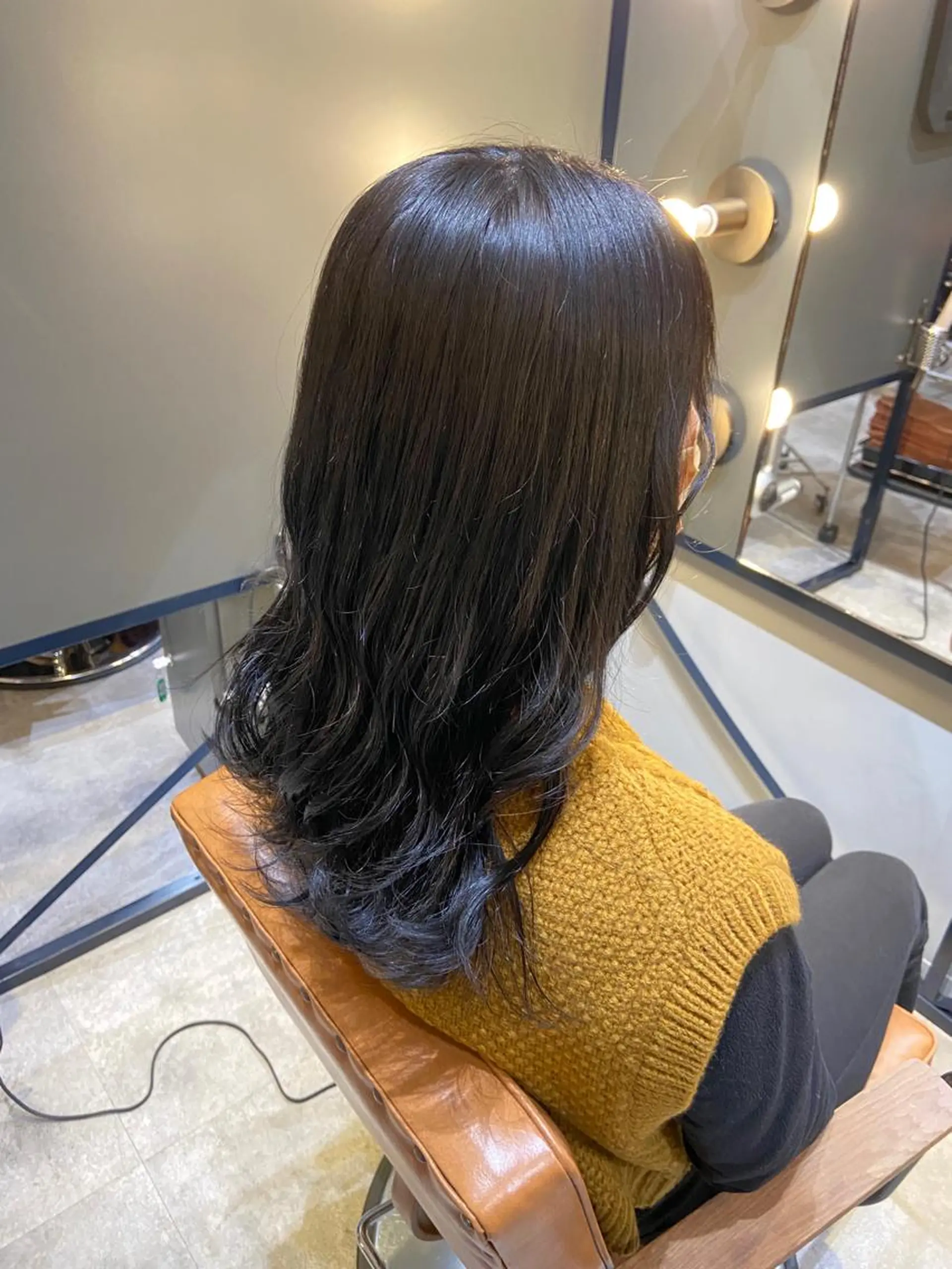 ロング カラー 透明感カラー ノイシキ サキのヘアスタイル