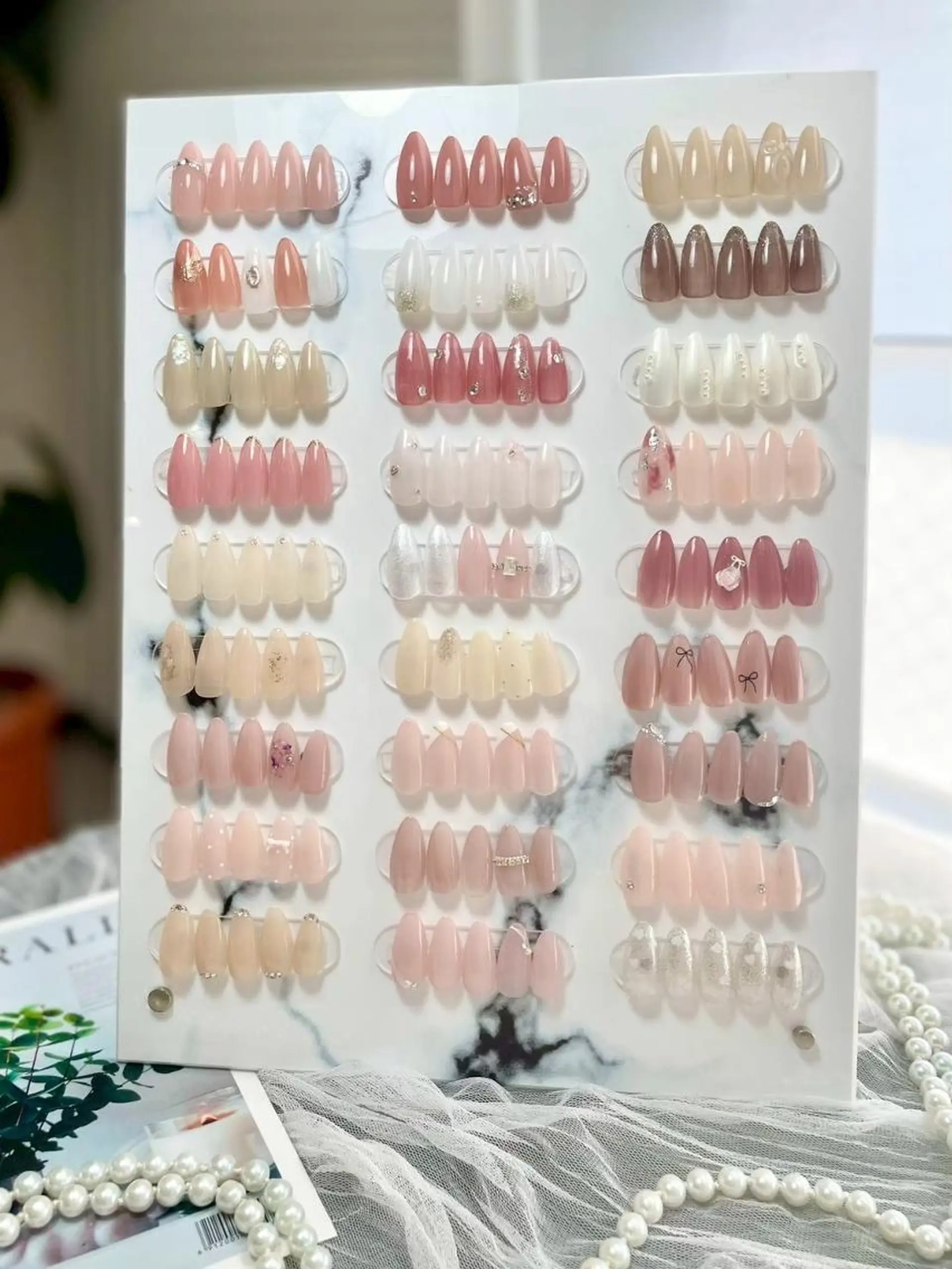 ネイル ハンドネイル M2 BEAUTY Marieのネイルデザイン