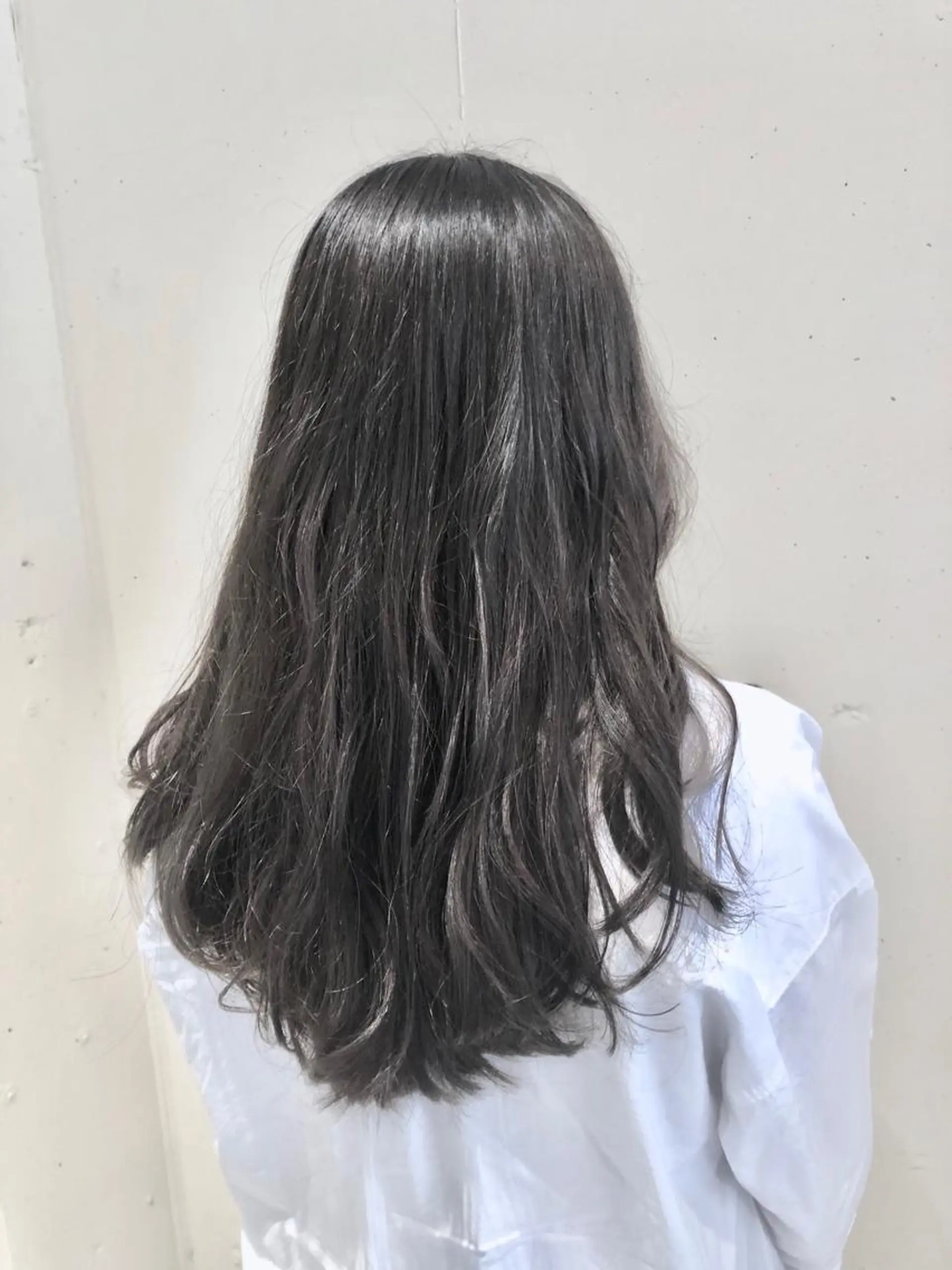 セミロング カラー パーマ ヘアアレンジ セミロングパーマ アッシュ バレイヤージュ 黒髪 ブルーカラー 【ツヤ髪美容師】 ツダケイスケのヘアスタイル