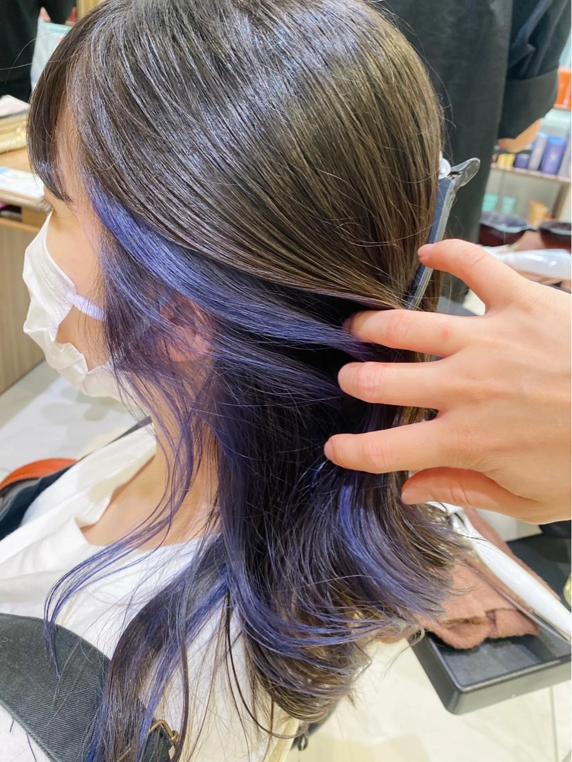 ミディアム カラー 古川 琴美のヘアスタイル