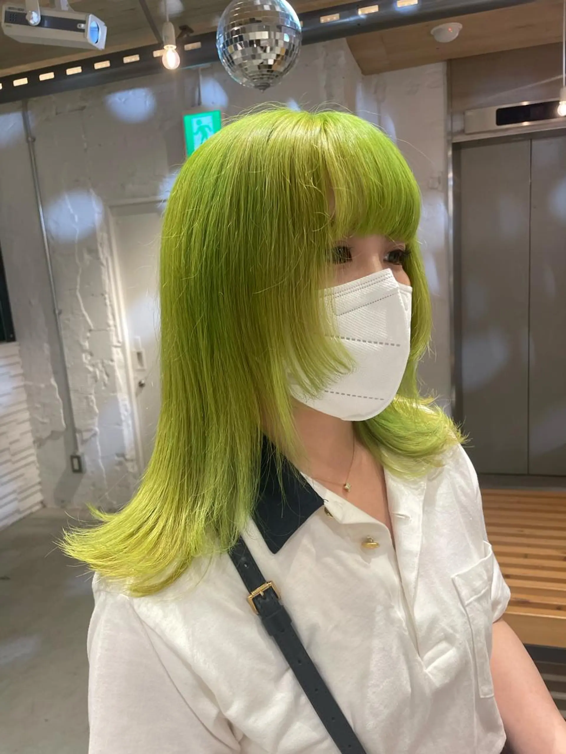 セミロング カラー 艶ハイトーン👑♡ NATSUKIのヘアスタイル