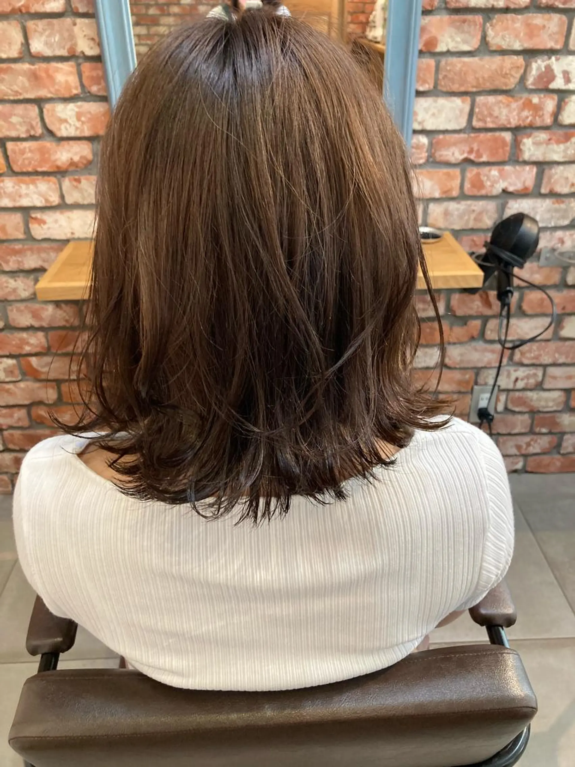 ミディアム アッシュ アッシュブラウン パープルカラー 菅 未祐のヘアスタイル