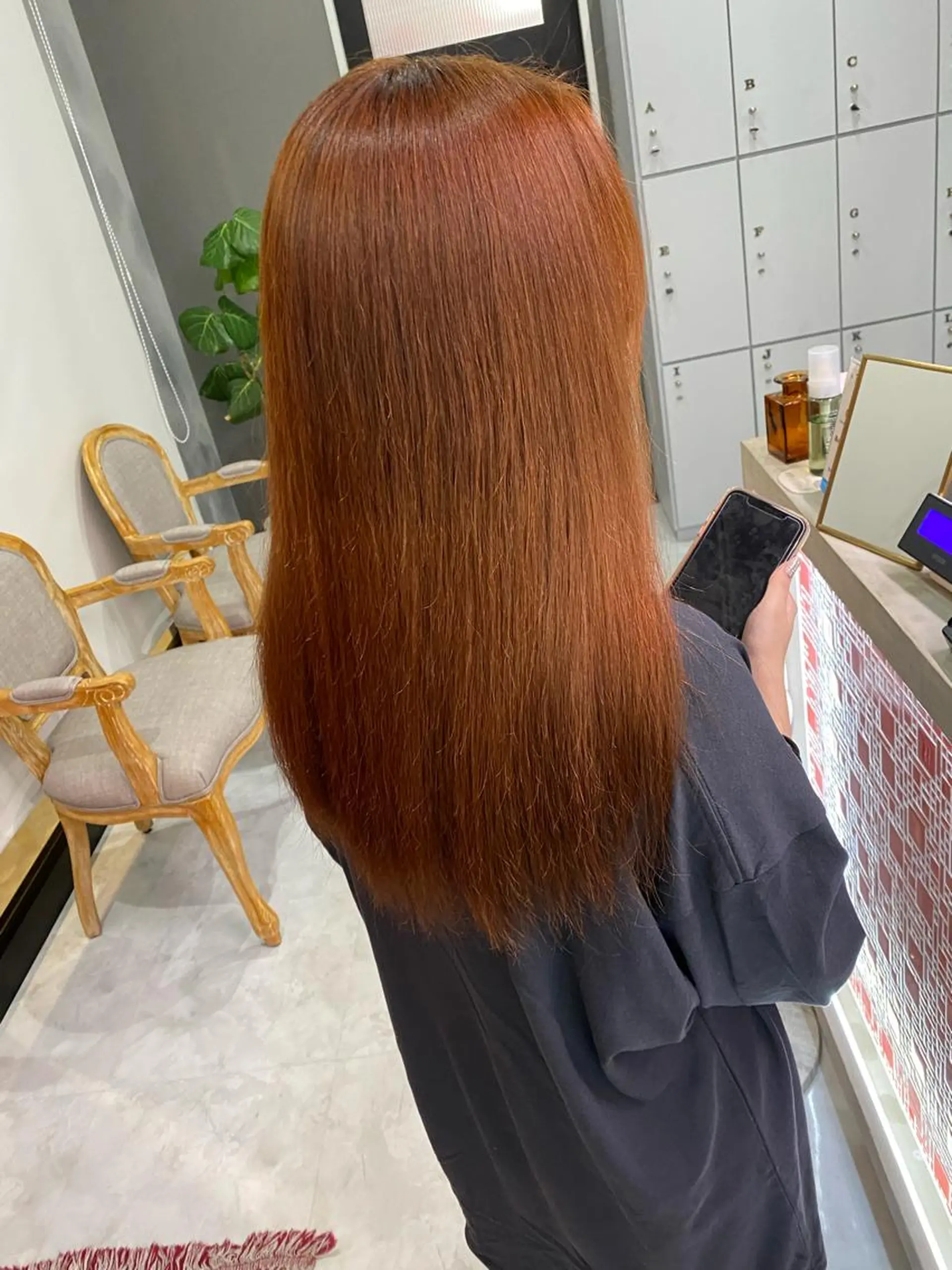 ロング カラー ブリーチ 透明感カラー オレンジ 宇佐美 柊のヘアスタイル