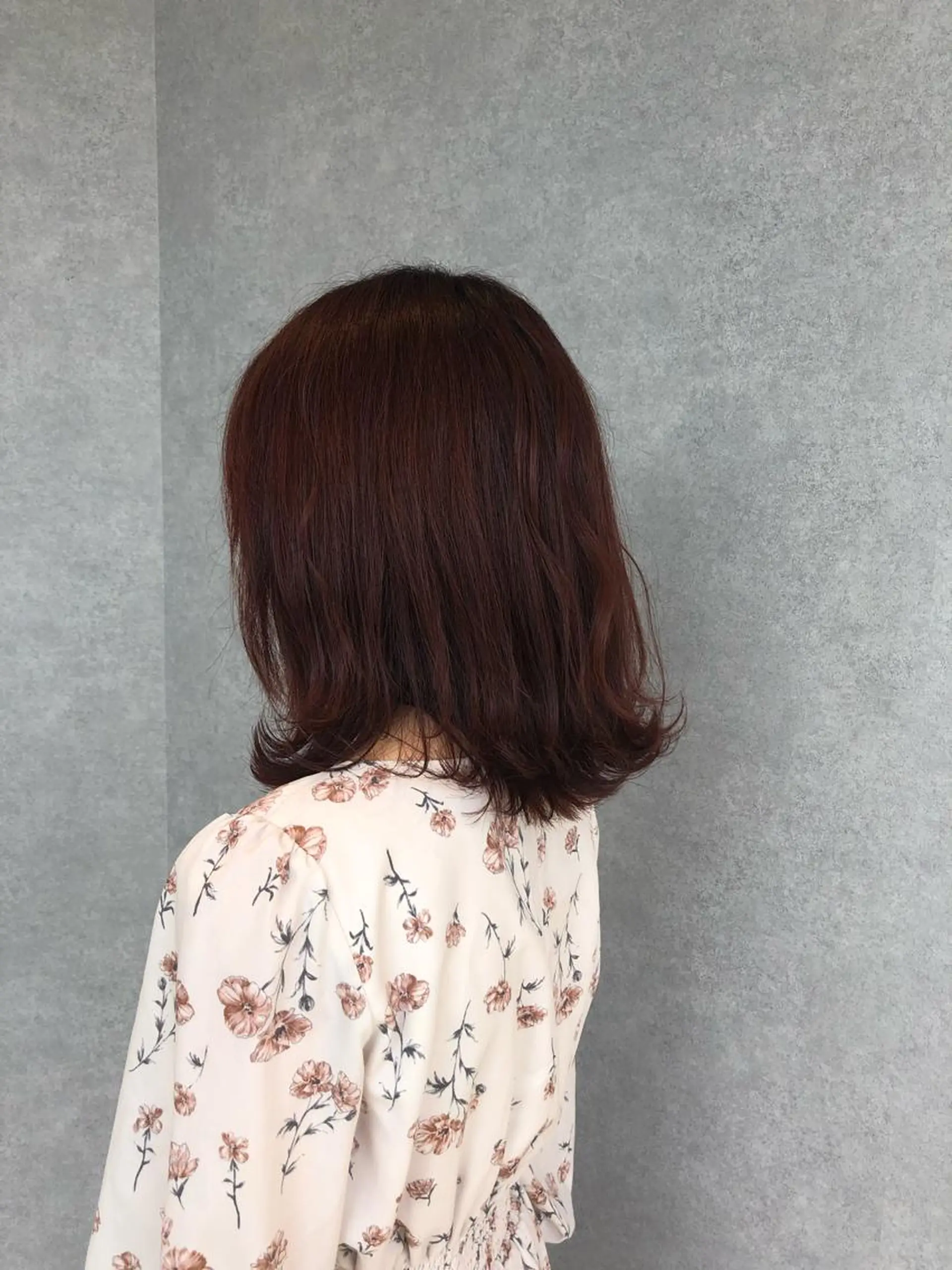 カラー 切りっぱなしボブ/ 蒲生四丁目/伊藤瑠唯のヘアスタイル